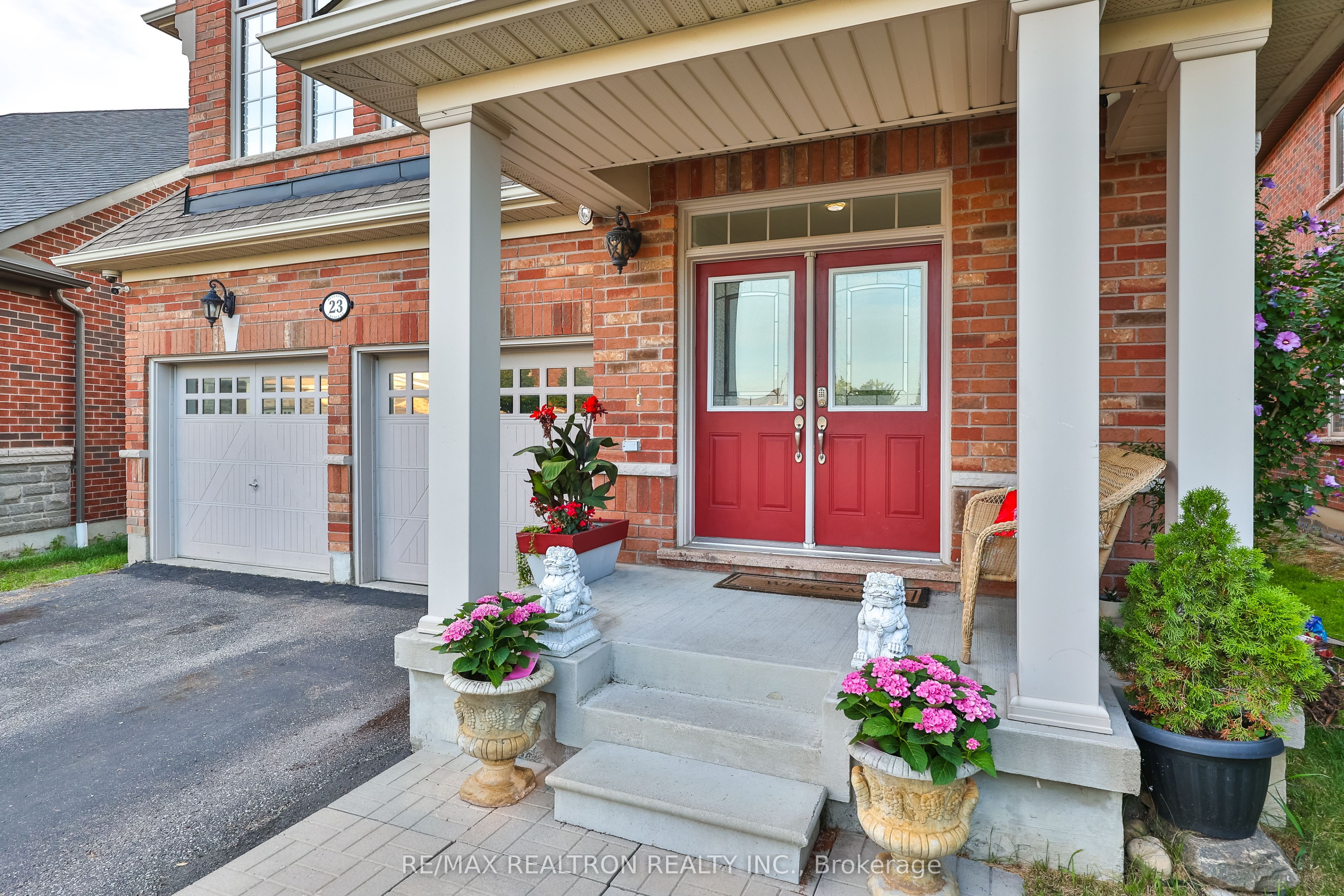 23 Beverton Crescent Property Photo 2