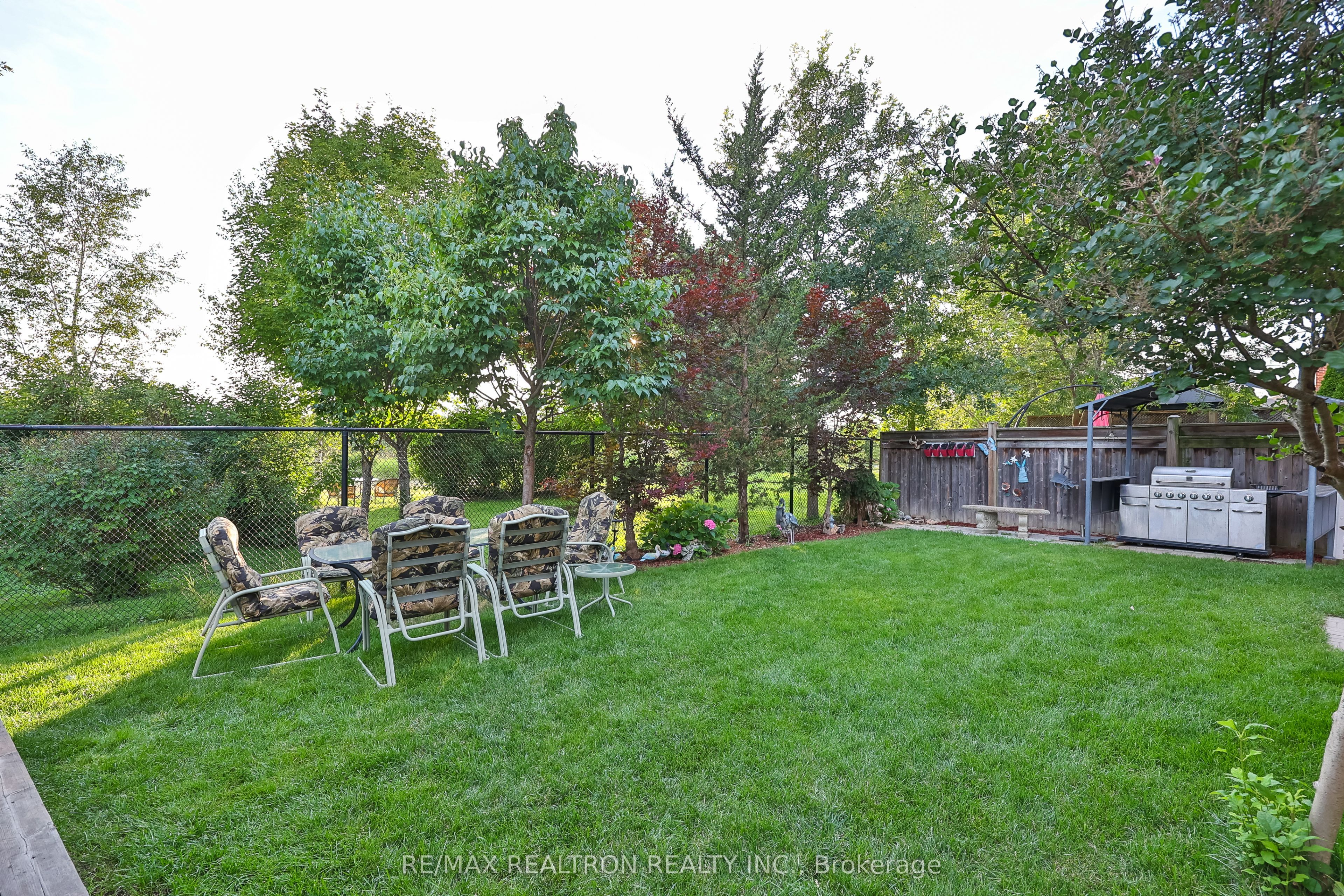 23 Beverton Crescent Property Photo 41