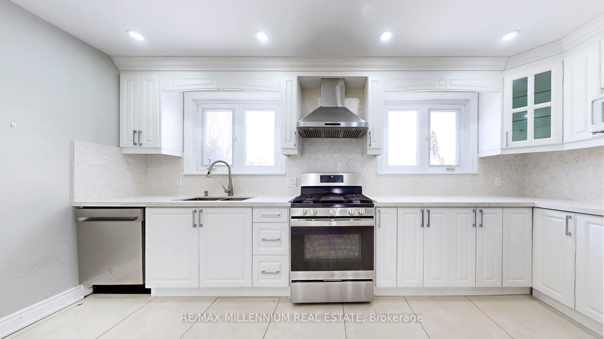 80 Rainier Square Upper Property Photo 12