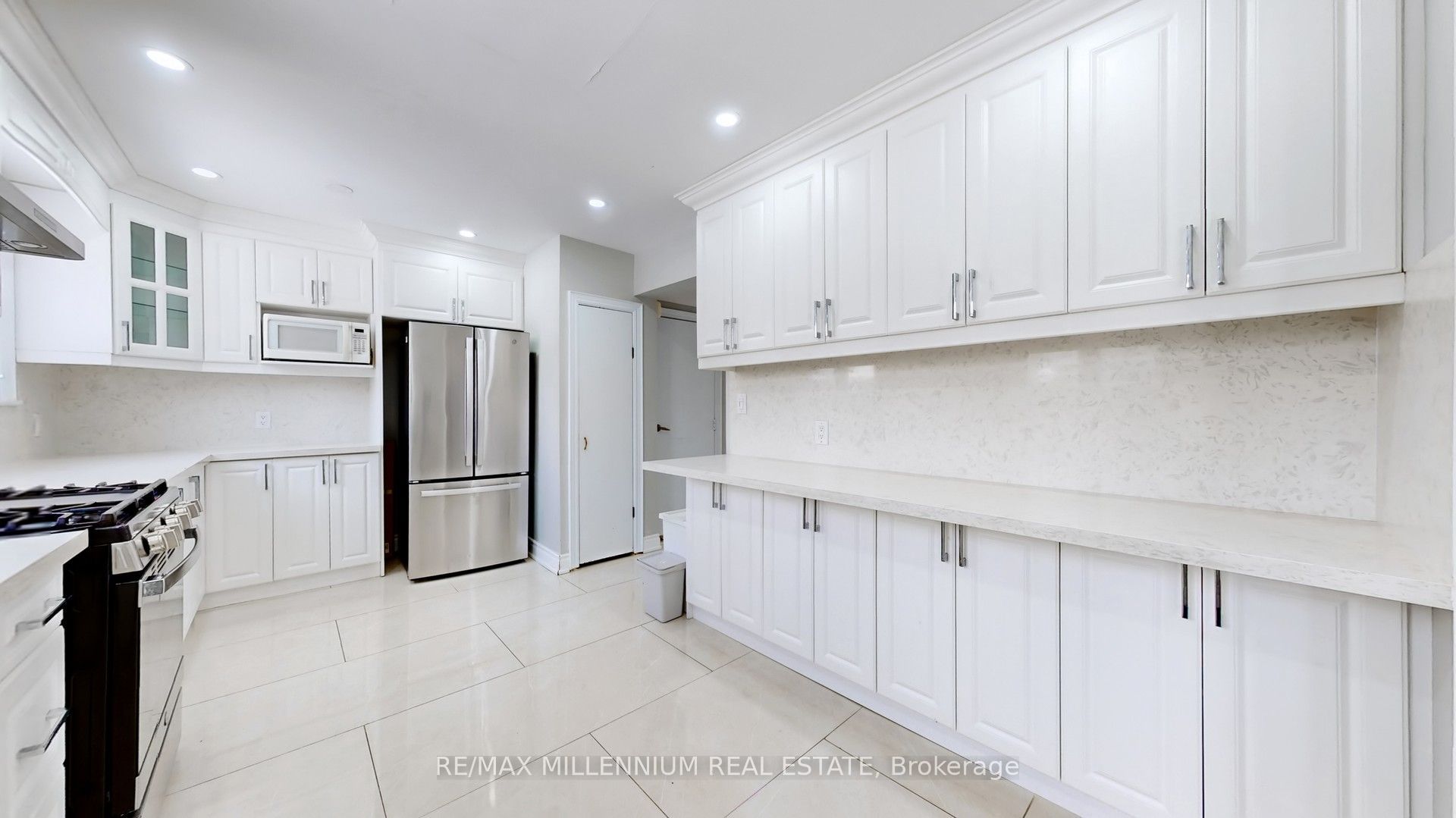 80 Rainier Square Upper Property Photo 14