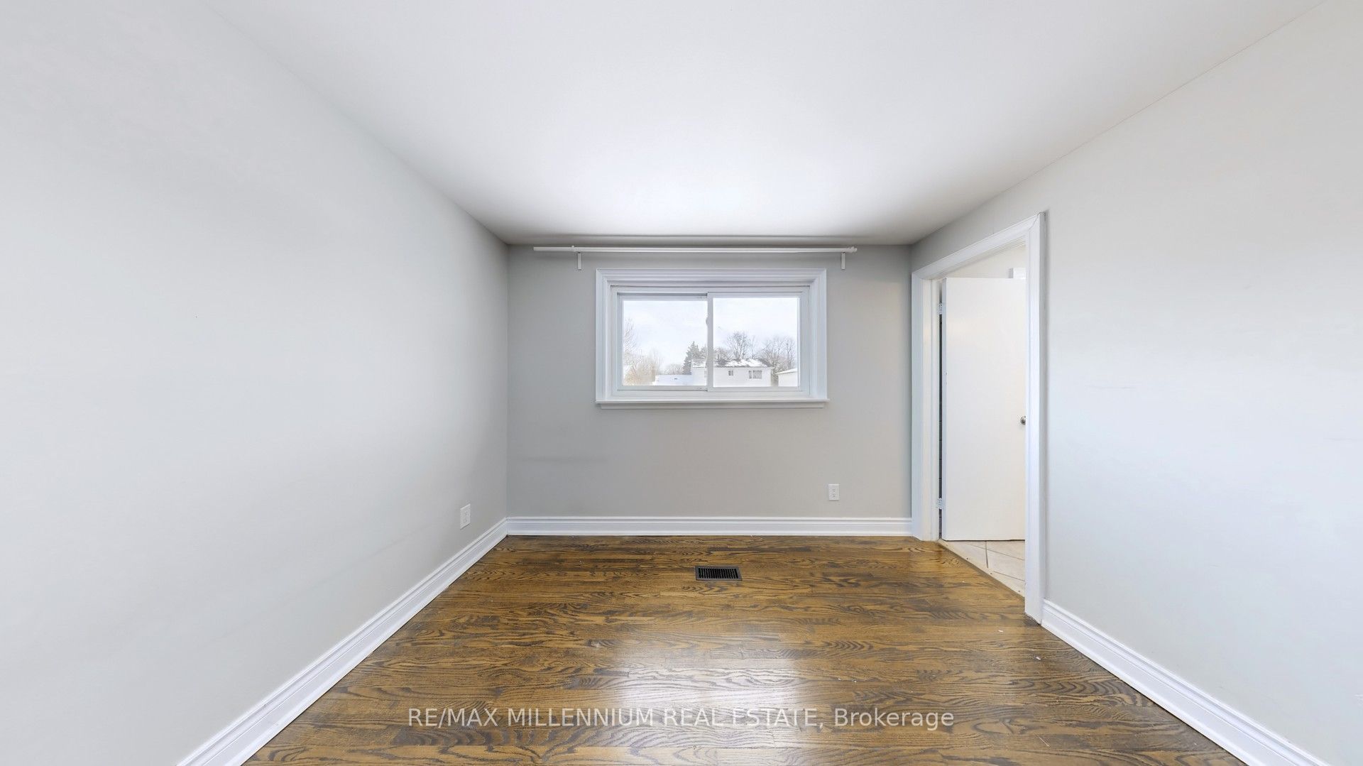 80 Rainier Square Upper Property Photo 22