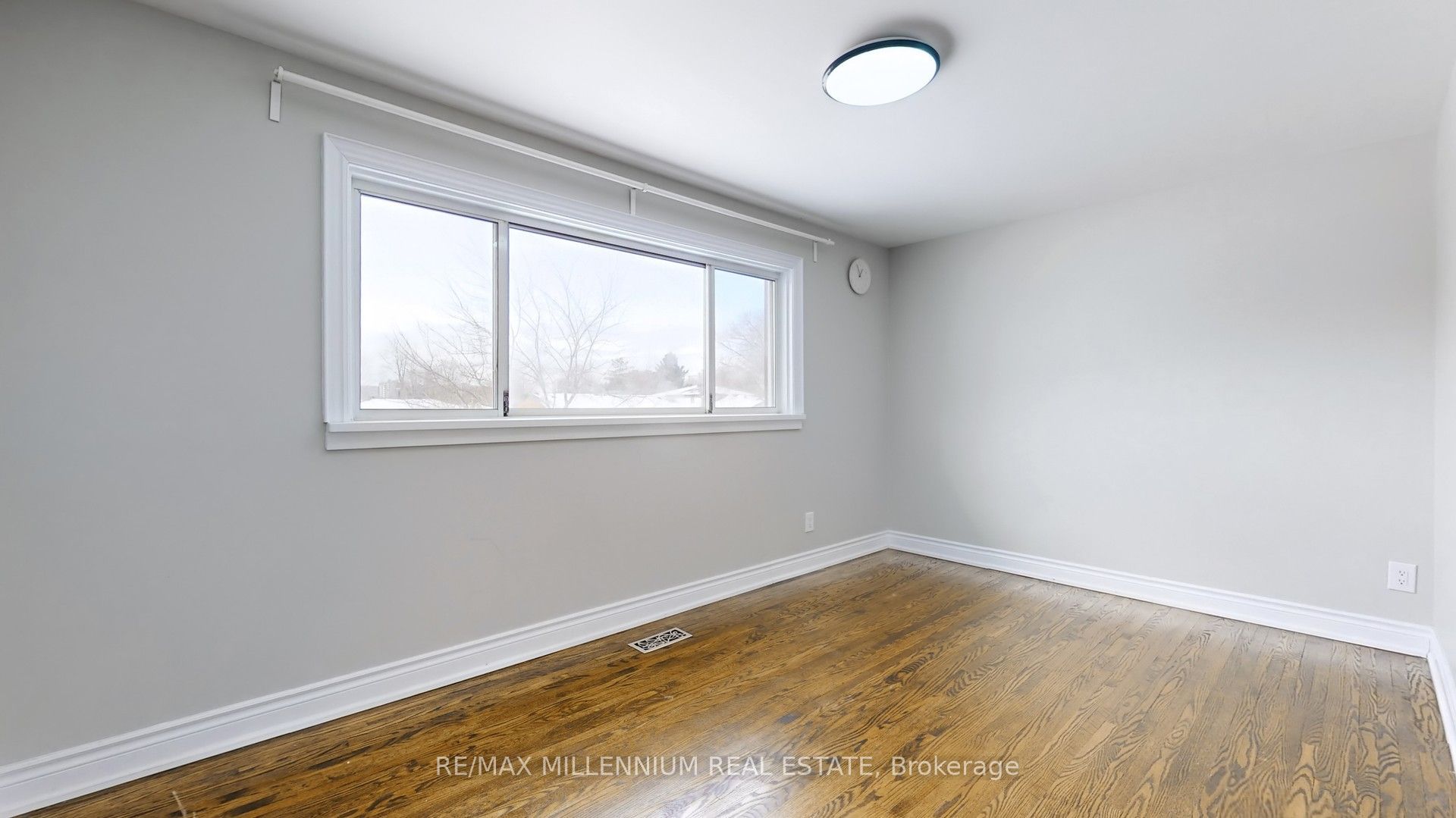 80 Rainier Square Upper Property Photo 28