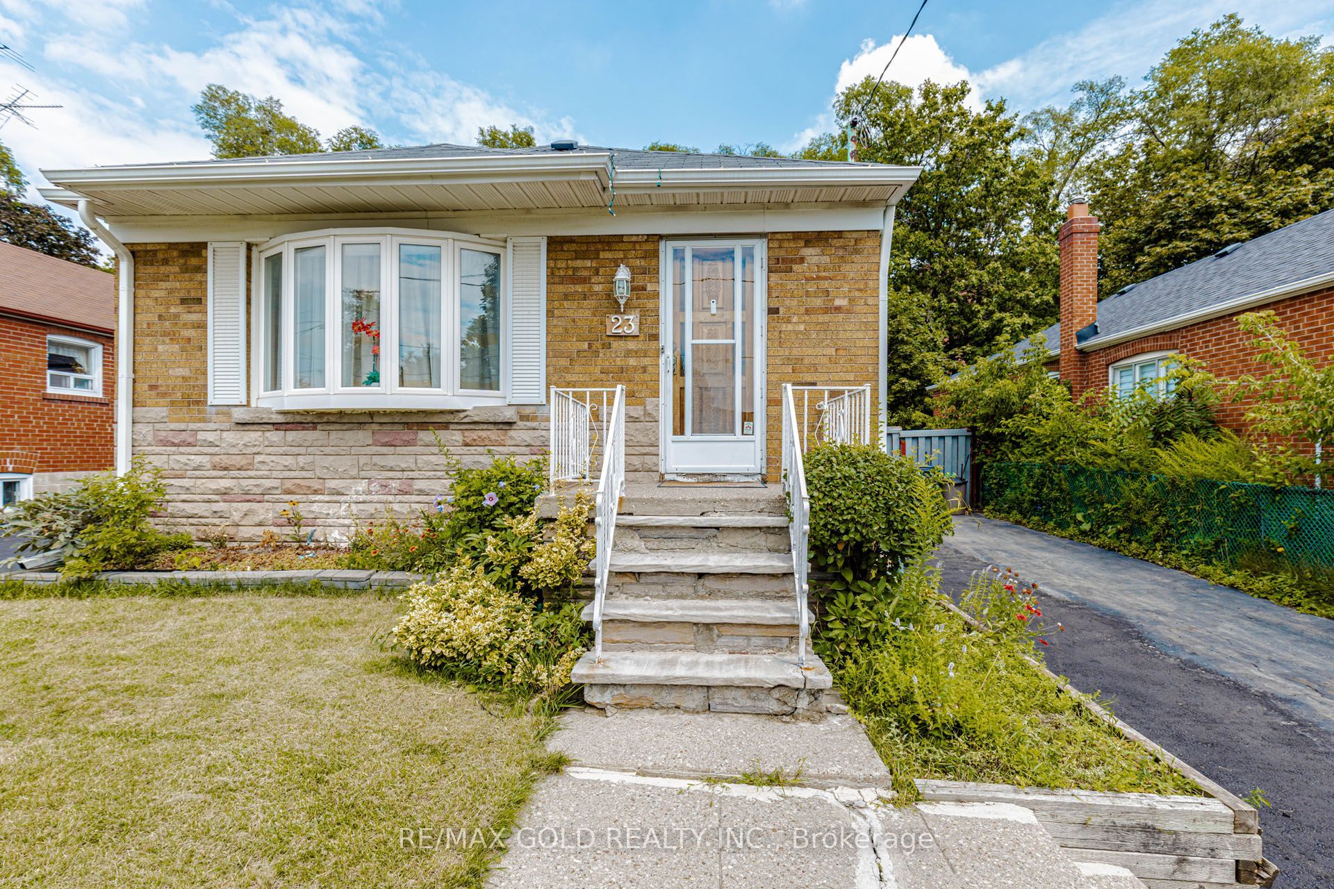 23 Rensburg Drive Property Photo 3
