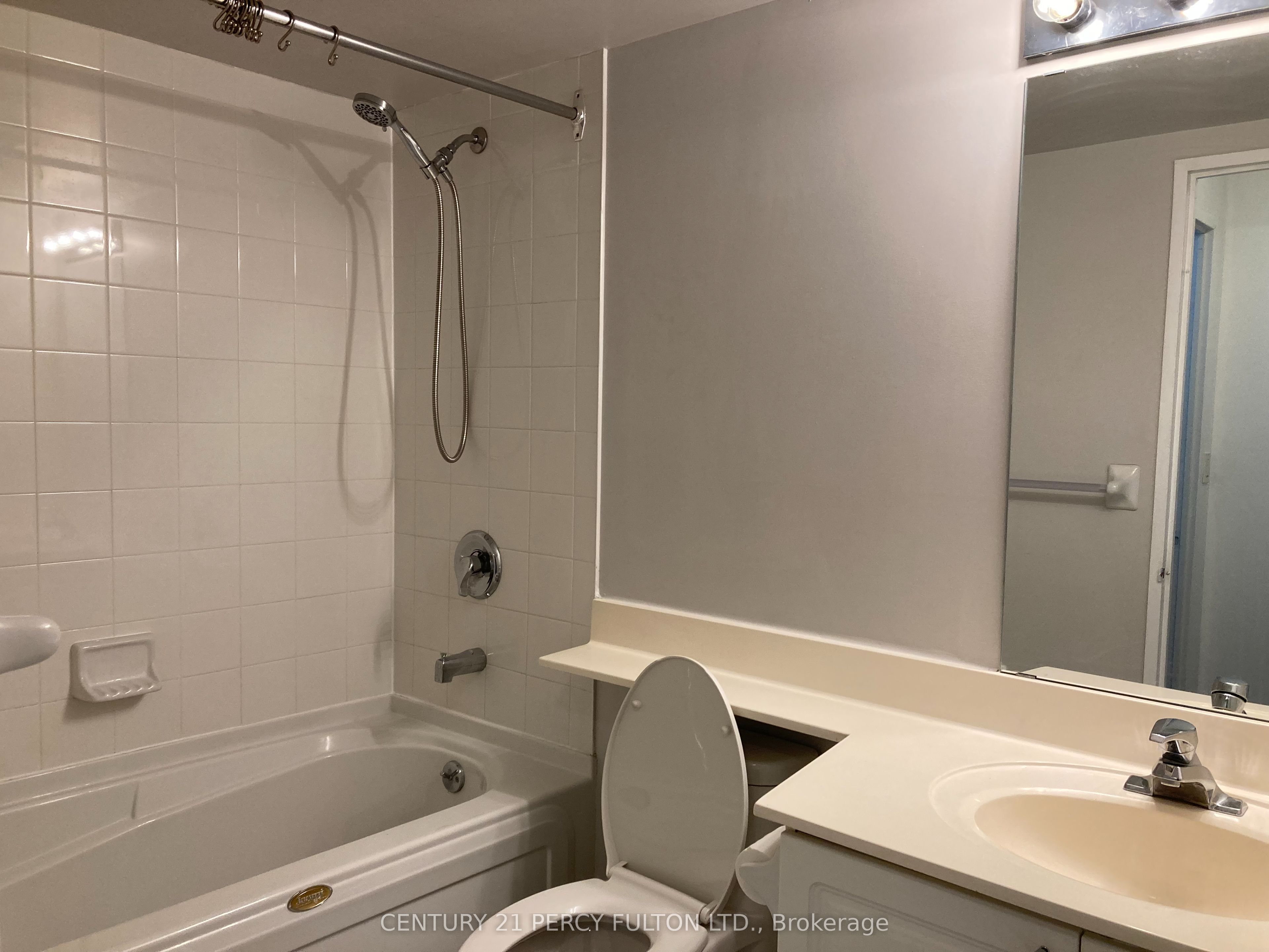 11 Lee Centre Drive 2010 Property Photo 11