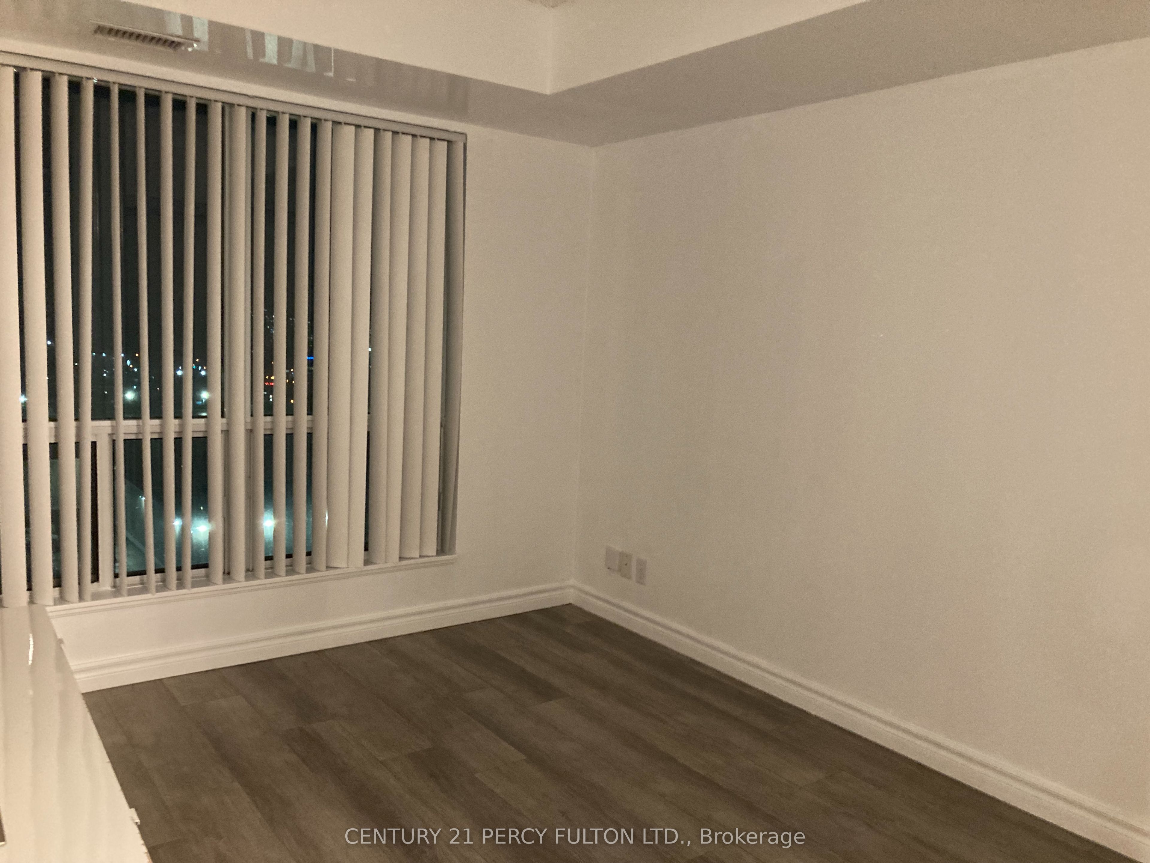 11 Lee Centre Drive 2010 Property Photo 12