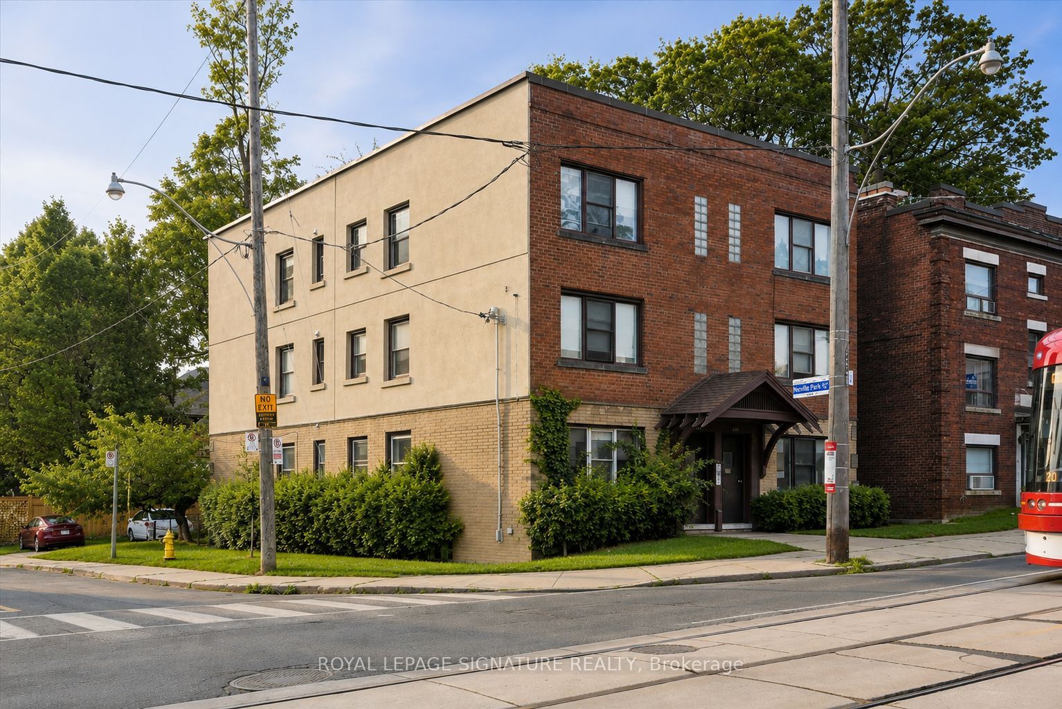 2479 Queen Street E Property Photo 1