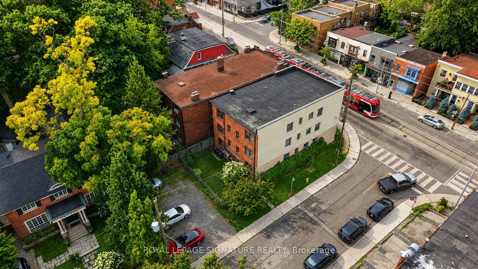 2479 Queen Street E Property Photo 2