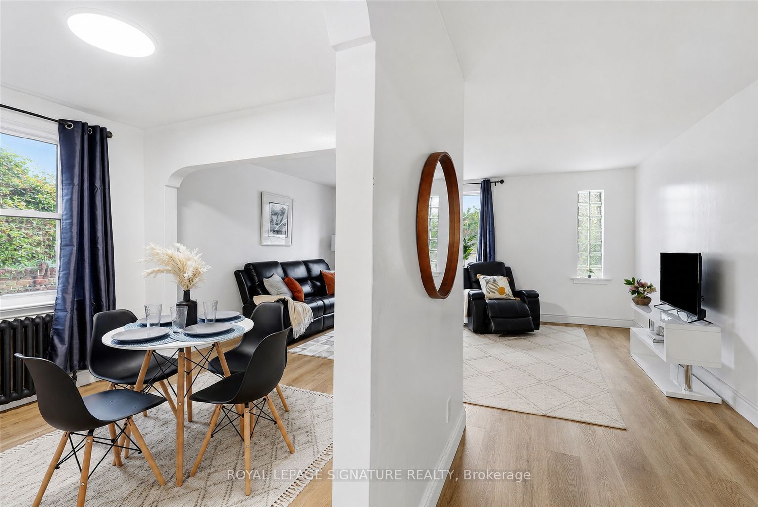 2479 Queen Street E Property Photo 6