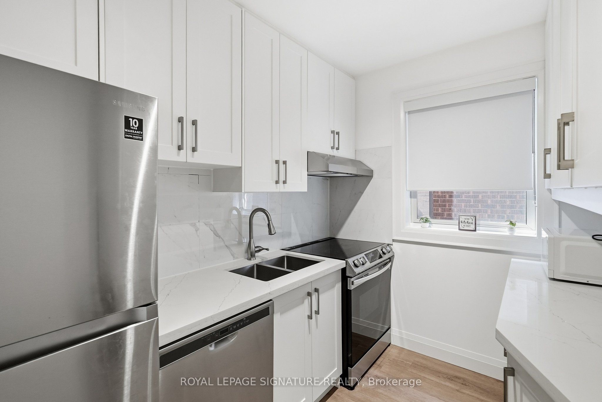 2479 Queen Street E Property Photo 10