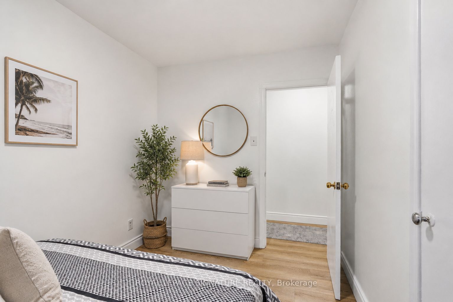 2479 Queen Street E Property Photo 13