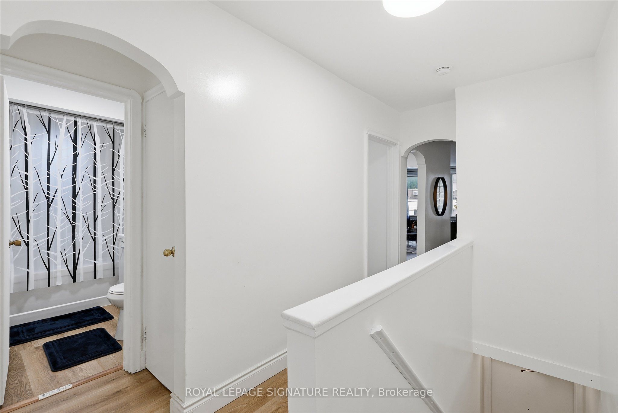 2479 Queen Street E Property Photo 15