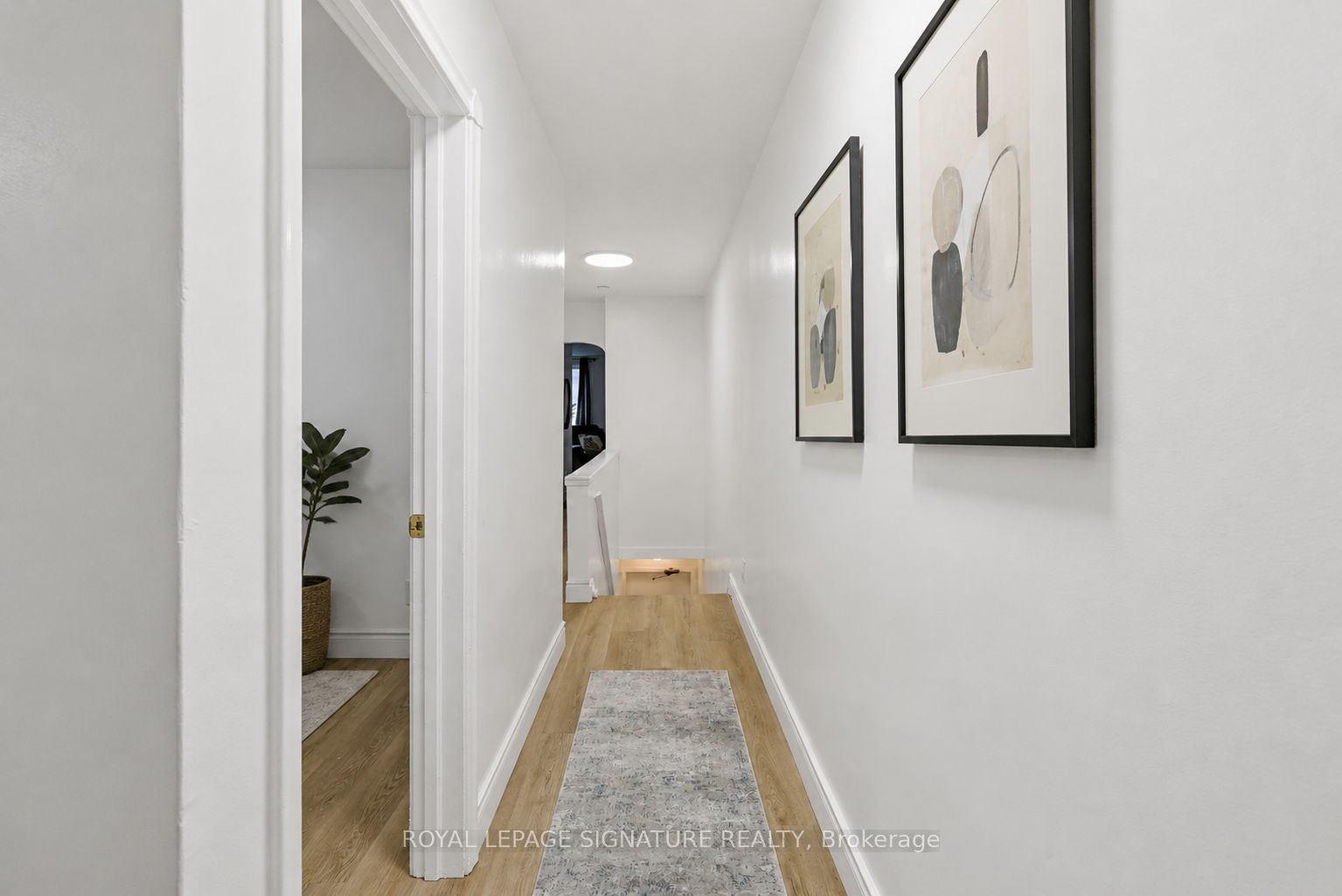 2479 Queen Street E Property Photo 16