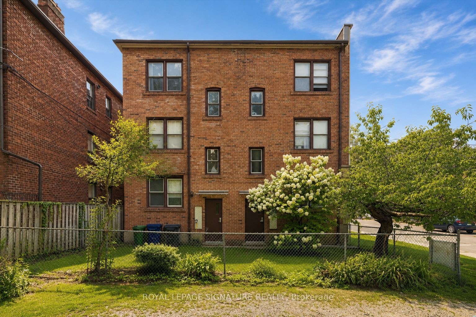 2479 Queen Street E Property Photo 18
