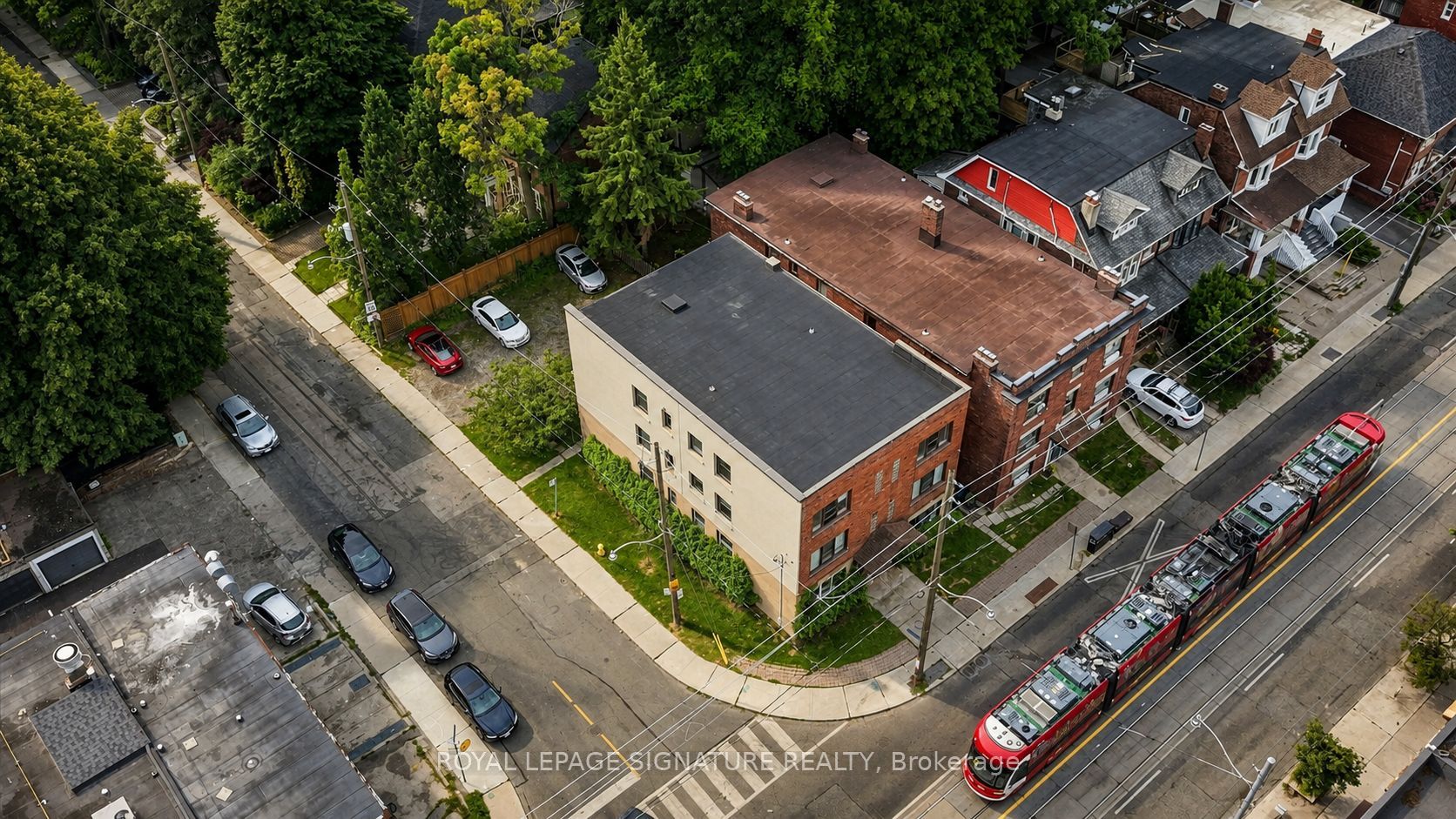 2479 Queen Street E Property Photo 19