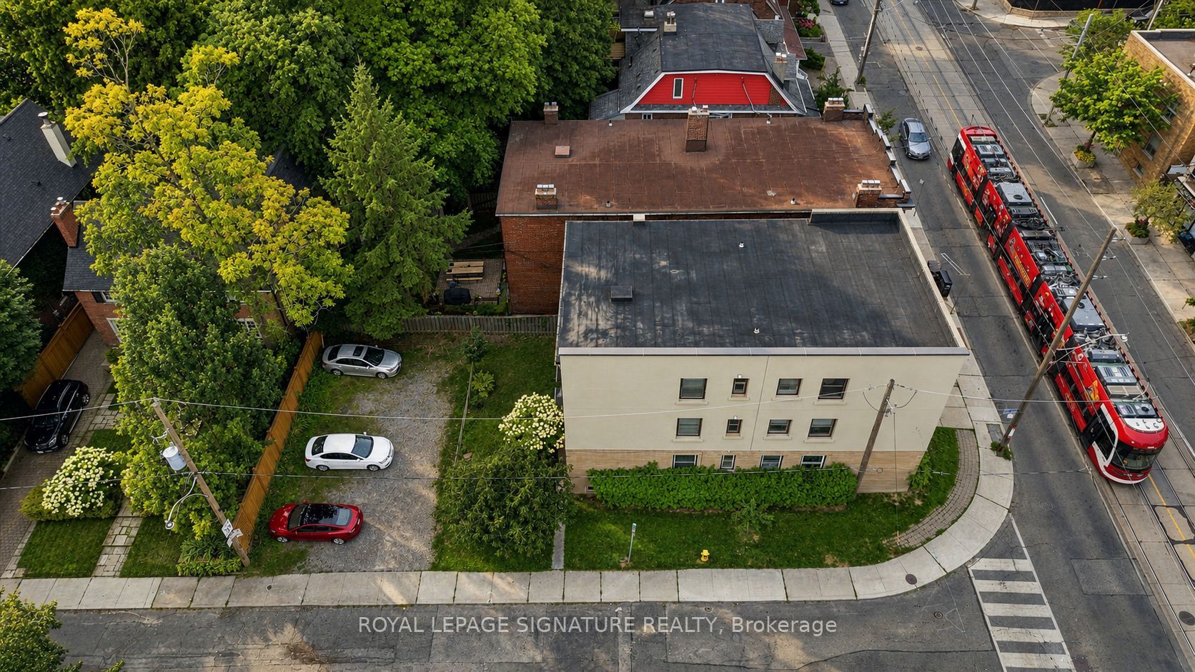 2479 Queen Street E Property Photo 20