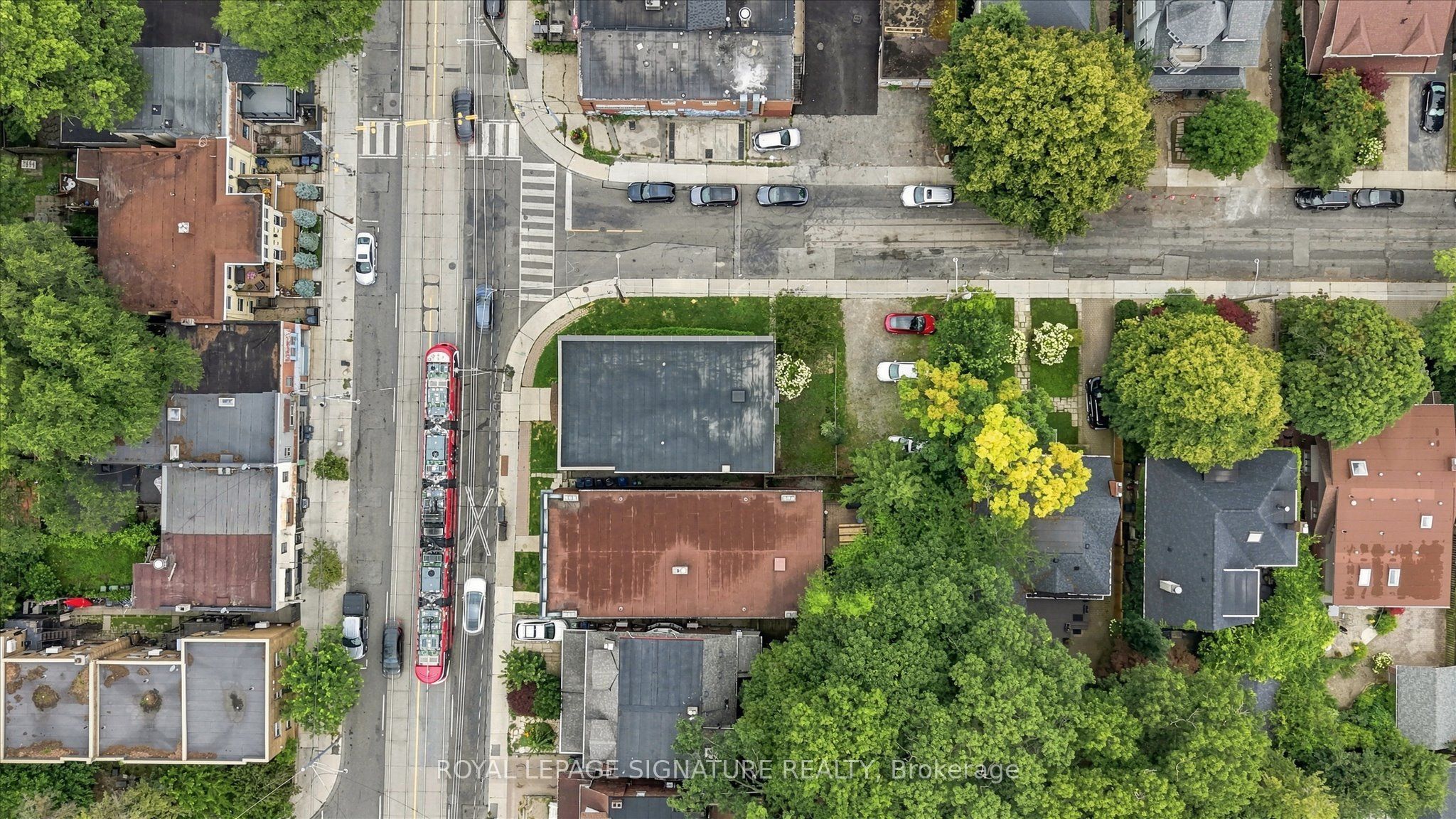 2479 Queen Street E Property Photo 21