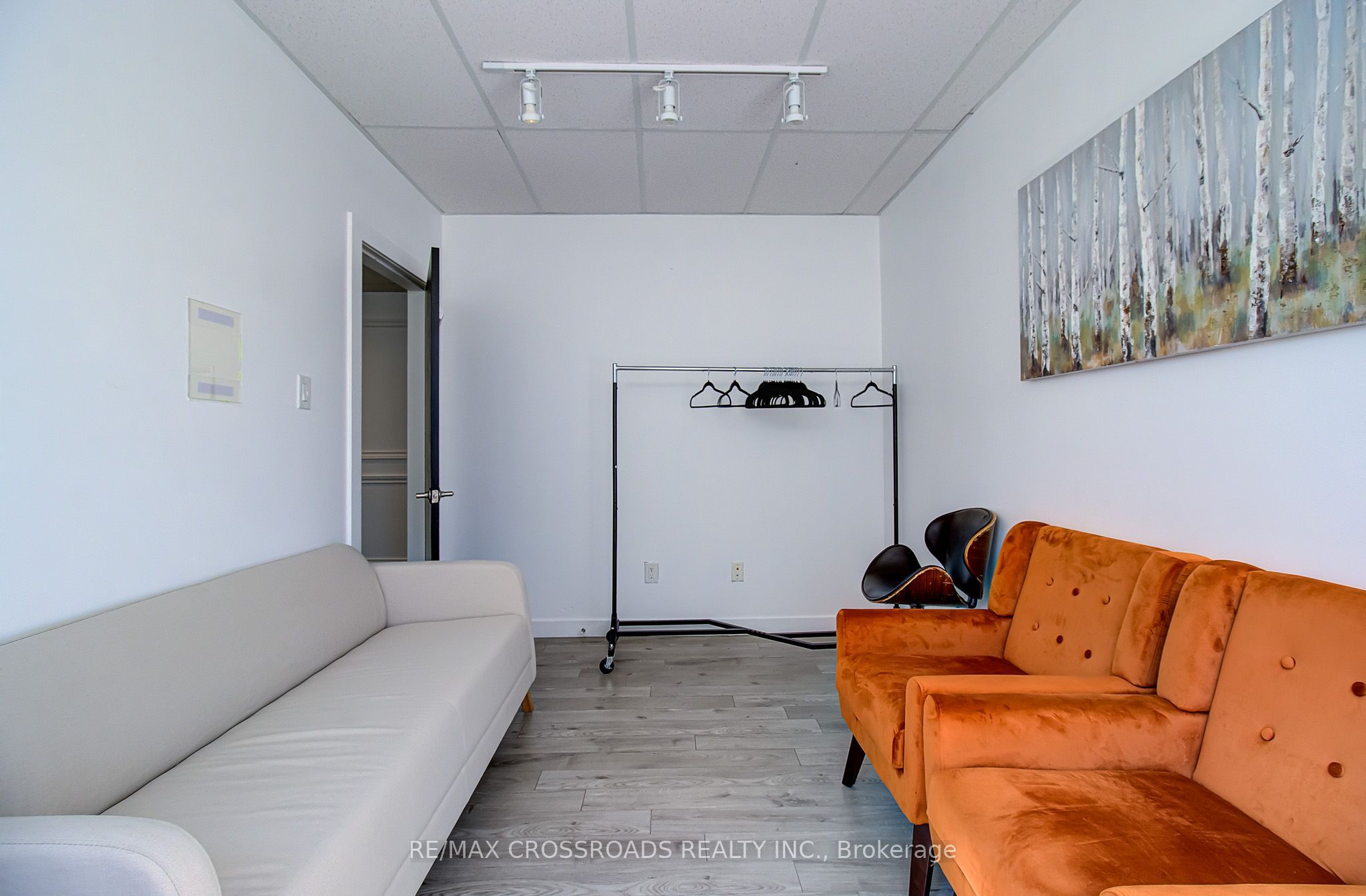 2017 Danforth Avenue 2nd Floor Property Photo 10