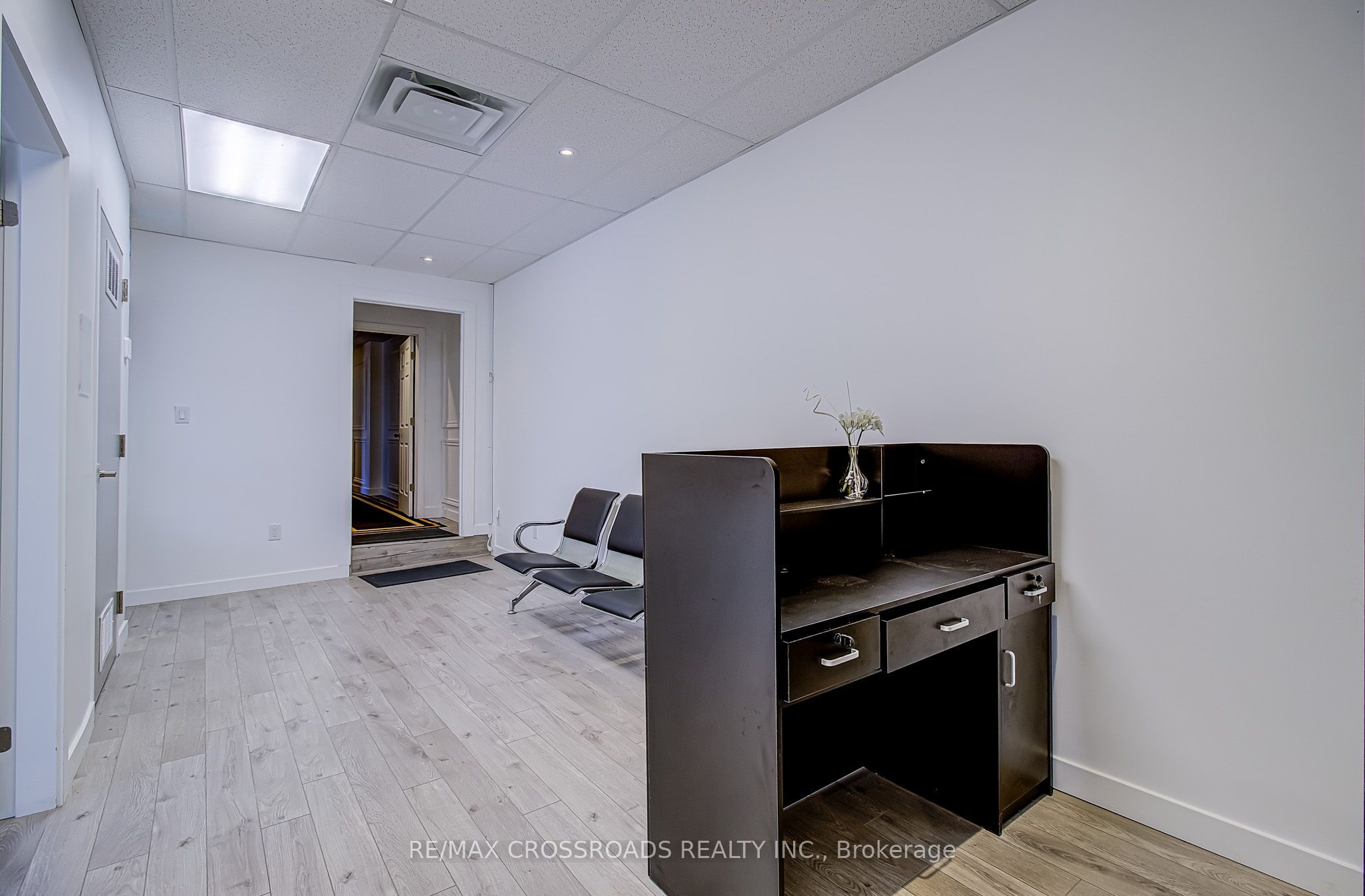 2017 Danforth Avenue 2nd Floor Property Photo 19