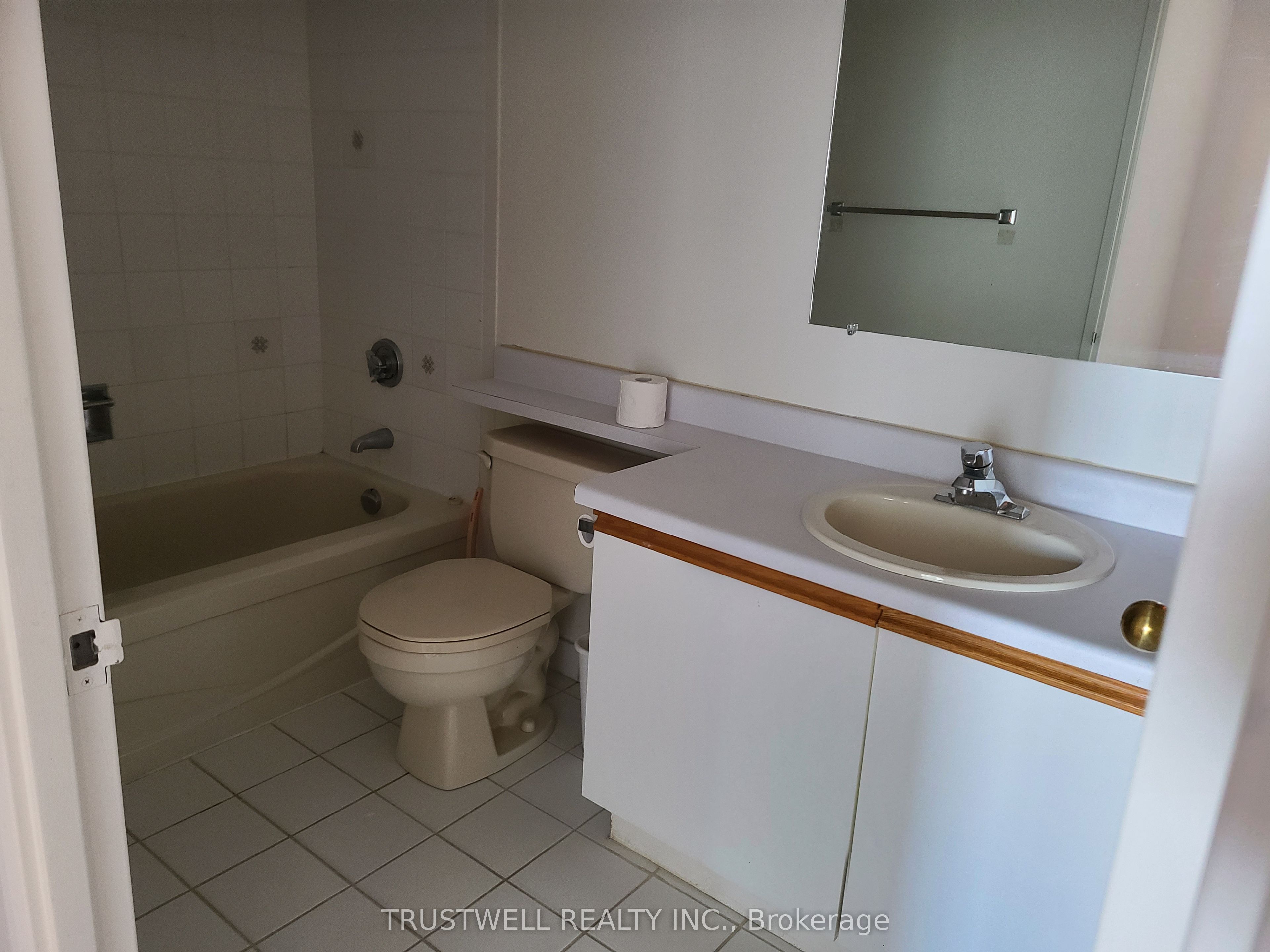 30 Thunder Grove 1010 Property Photo 19