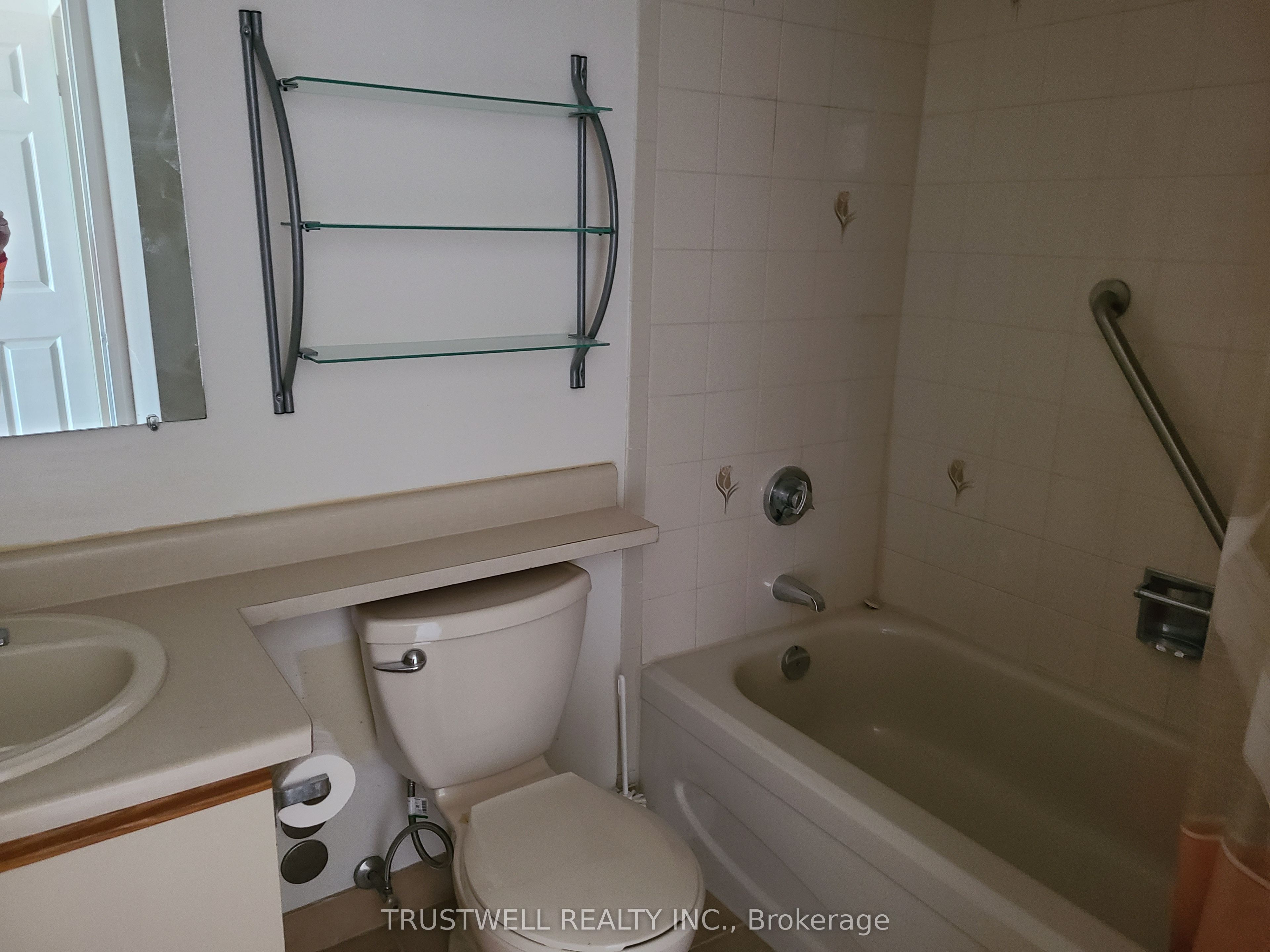 30 Thunder Grove 1010 Property Photo 23