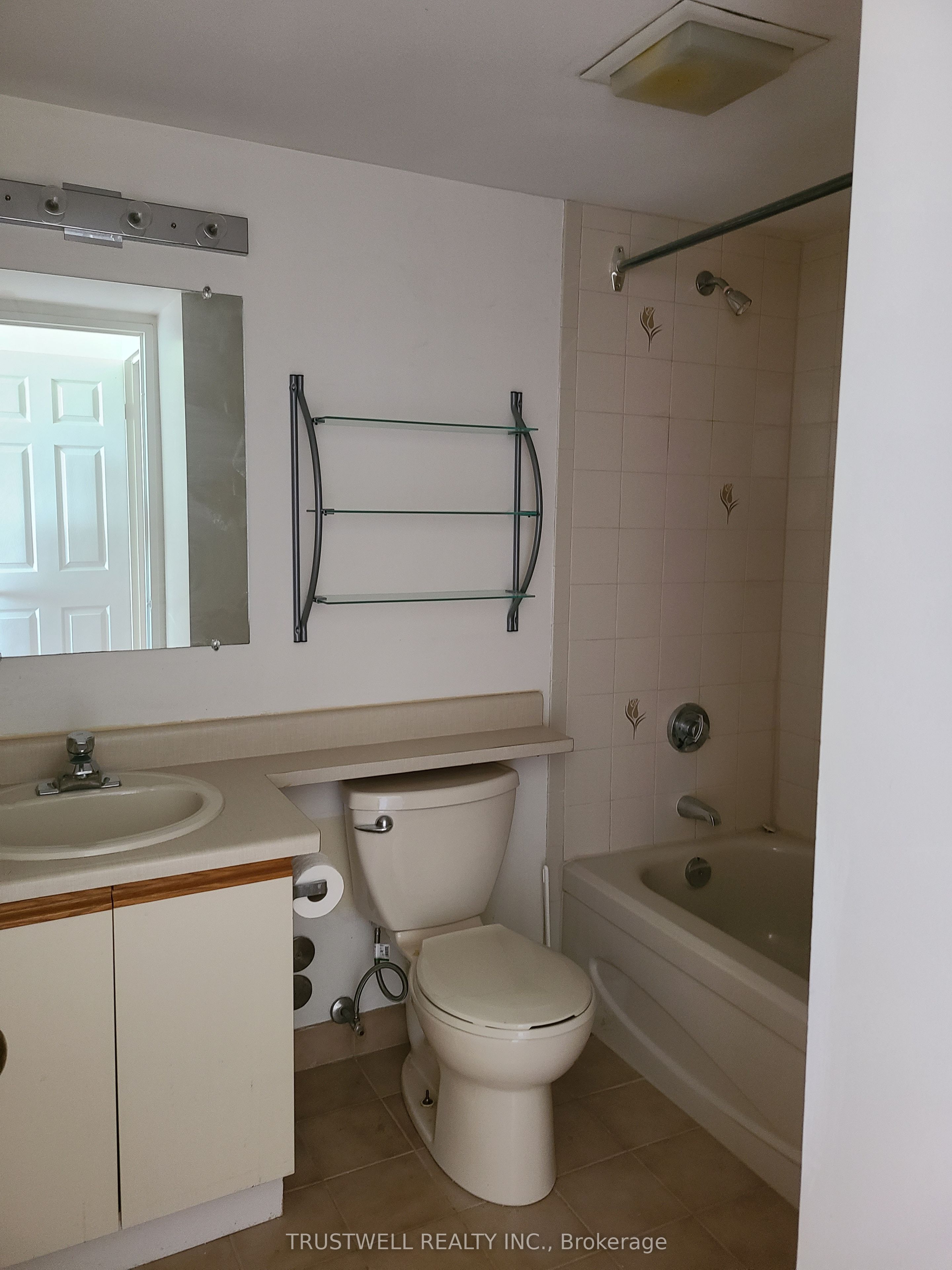 30 Thunder Grove 1010 Property Photo 24