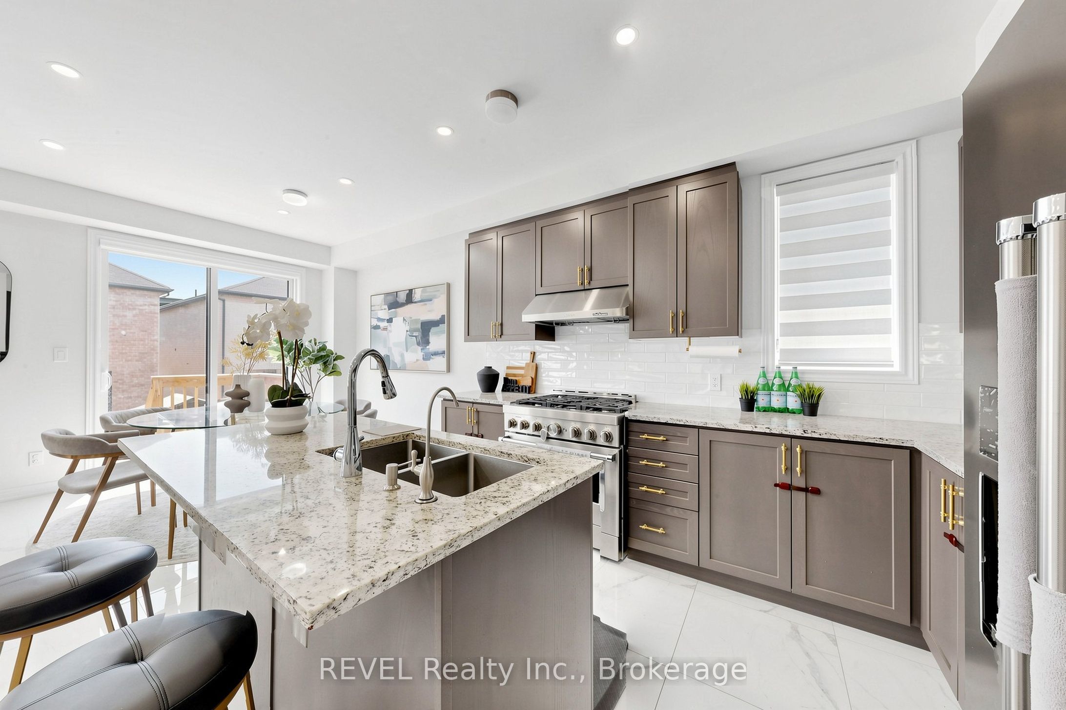 993 Lockie Drive Property Photo 10