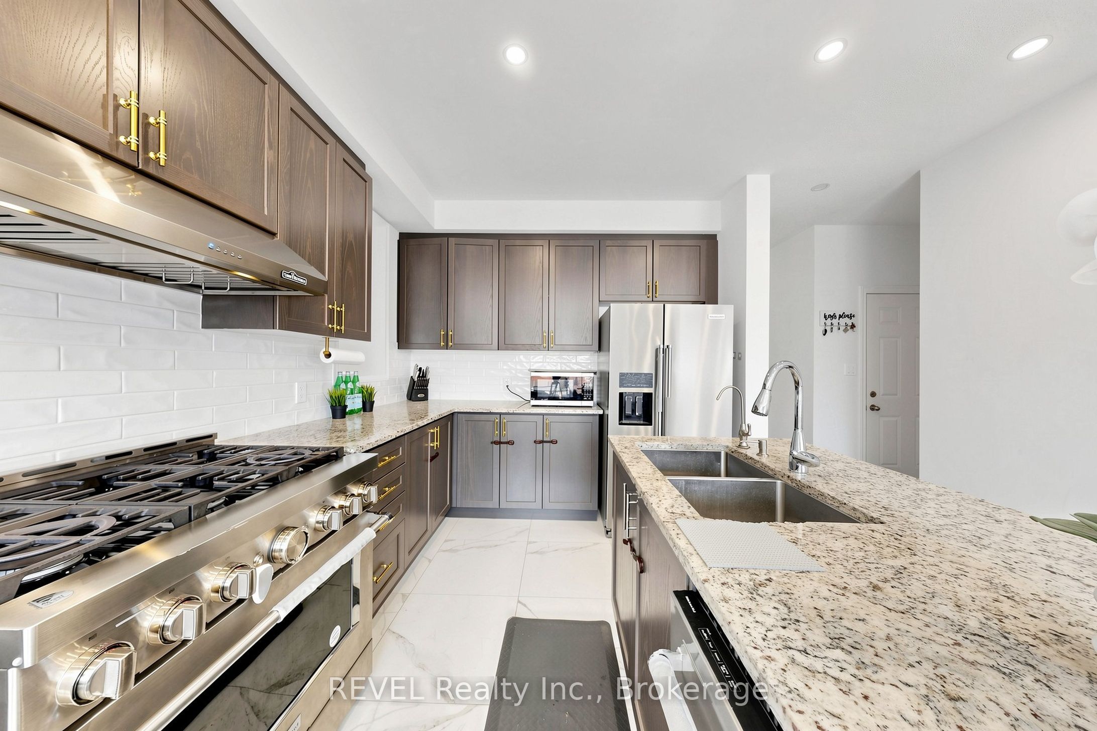 993 Lockie Drive Property Photo 12