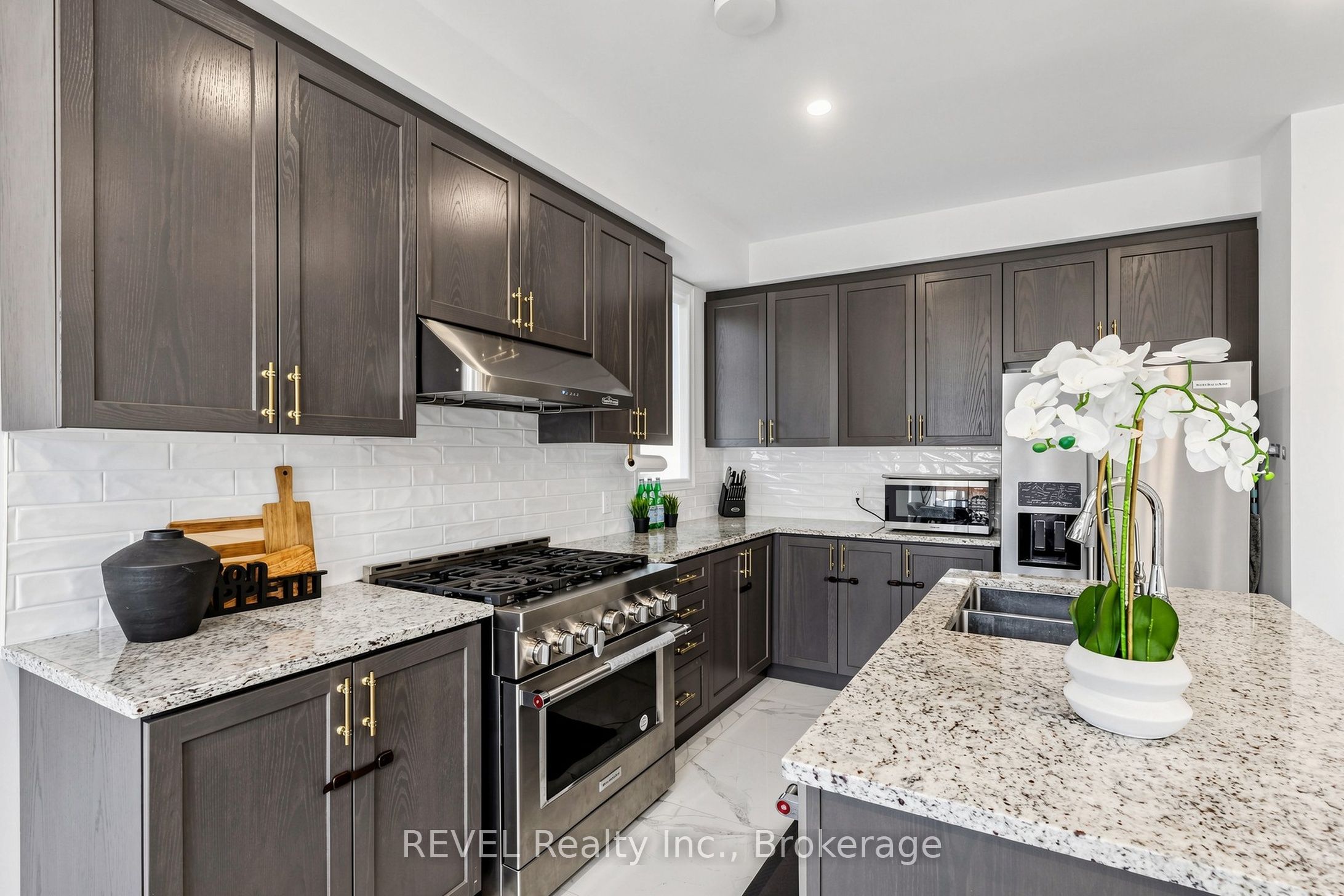 993 Lockie Drive Property Photo 13