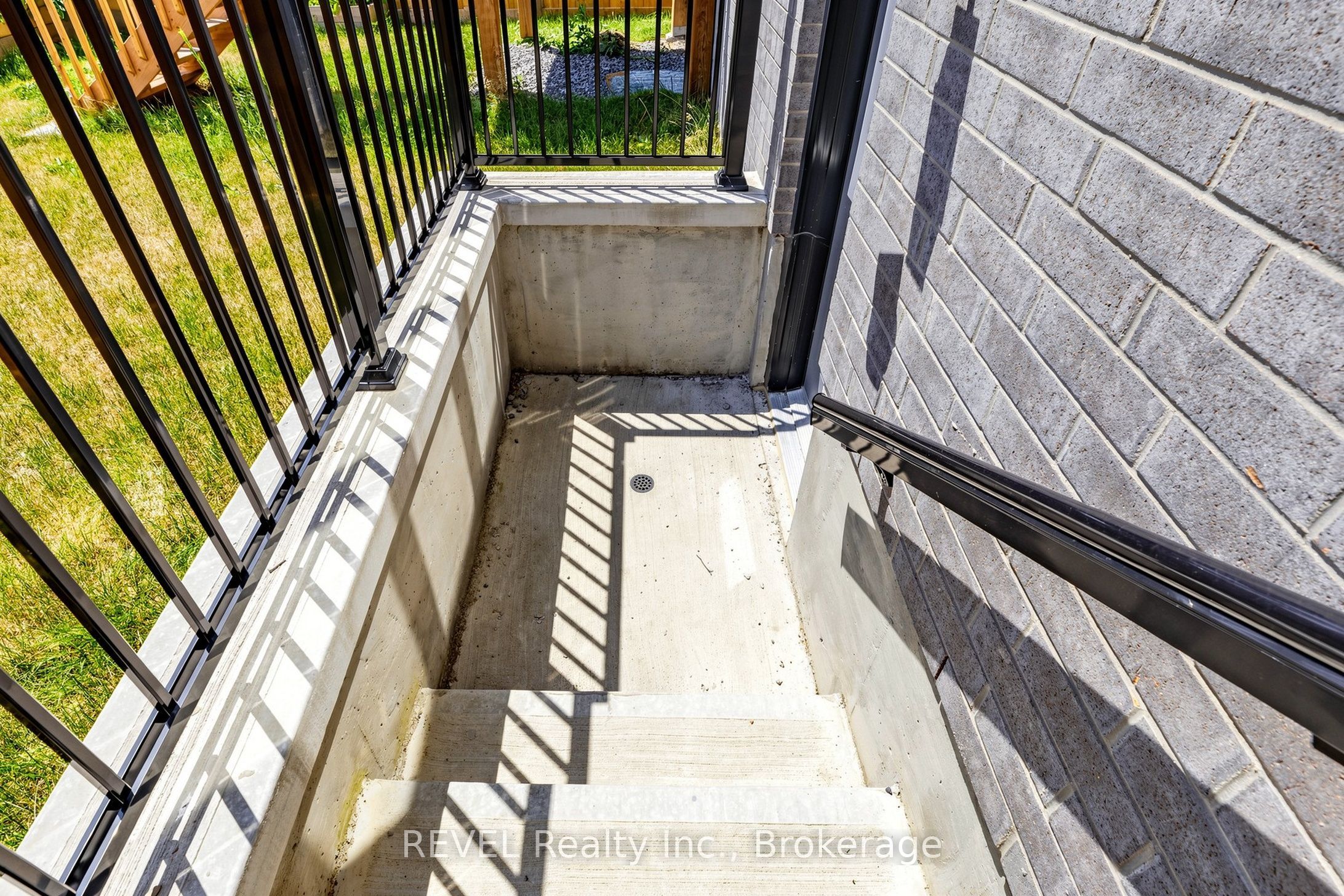 993 Lockie Drive Property Photo 47