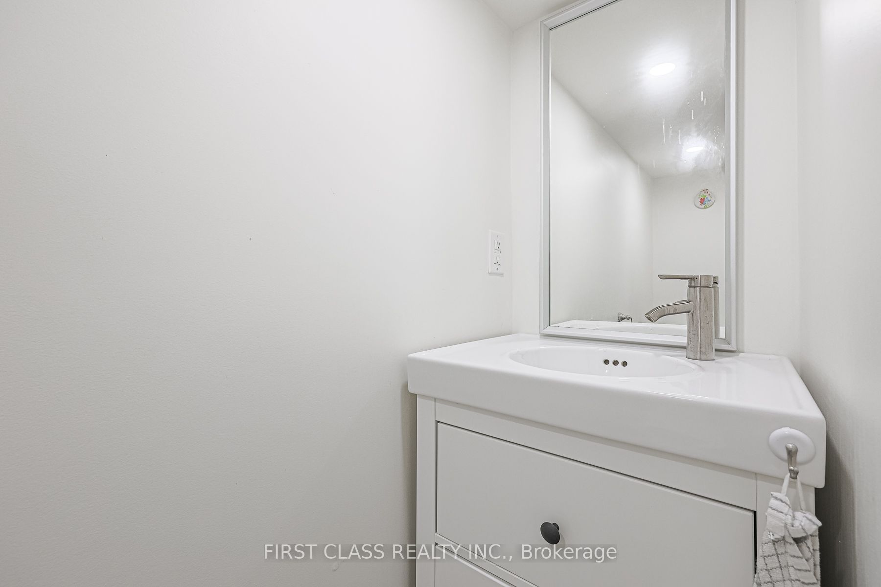 53 Aldridge Avenue Property Photo 23