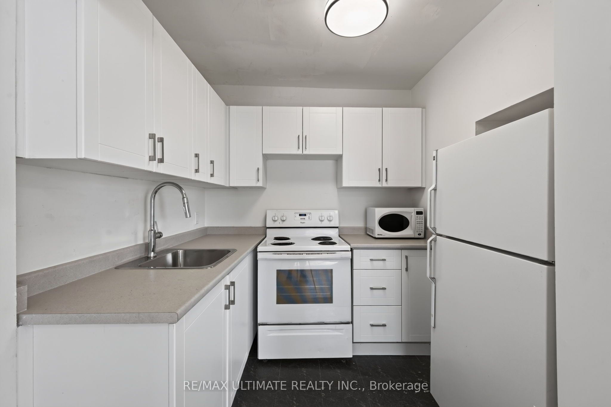 2360 Queen Street E 3 Property Photo 9
