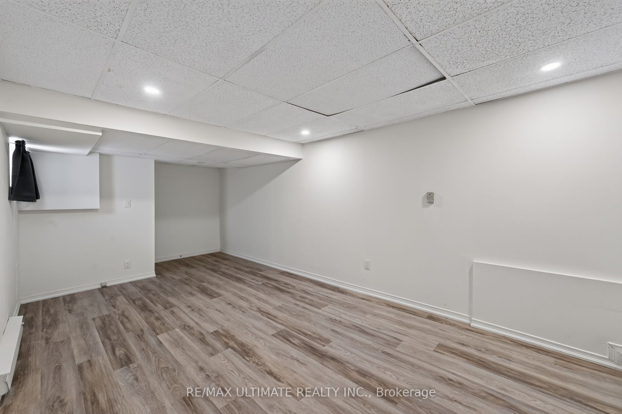 2360 Queen Street E 3 Property Photo 14