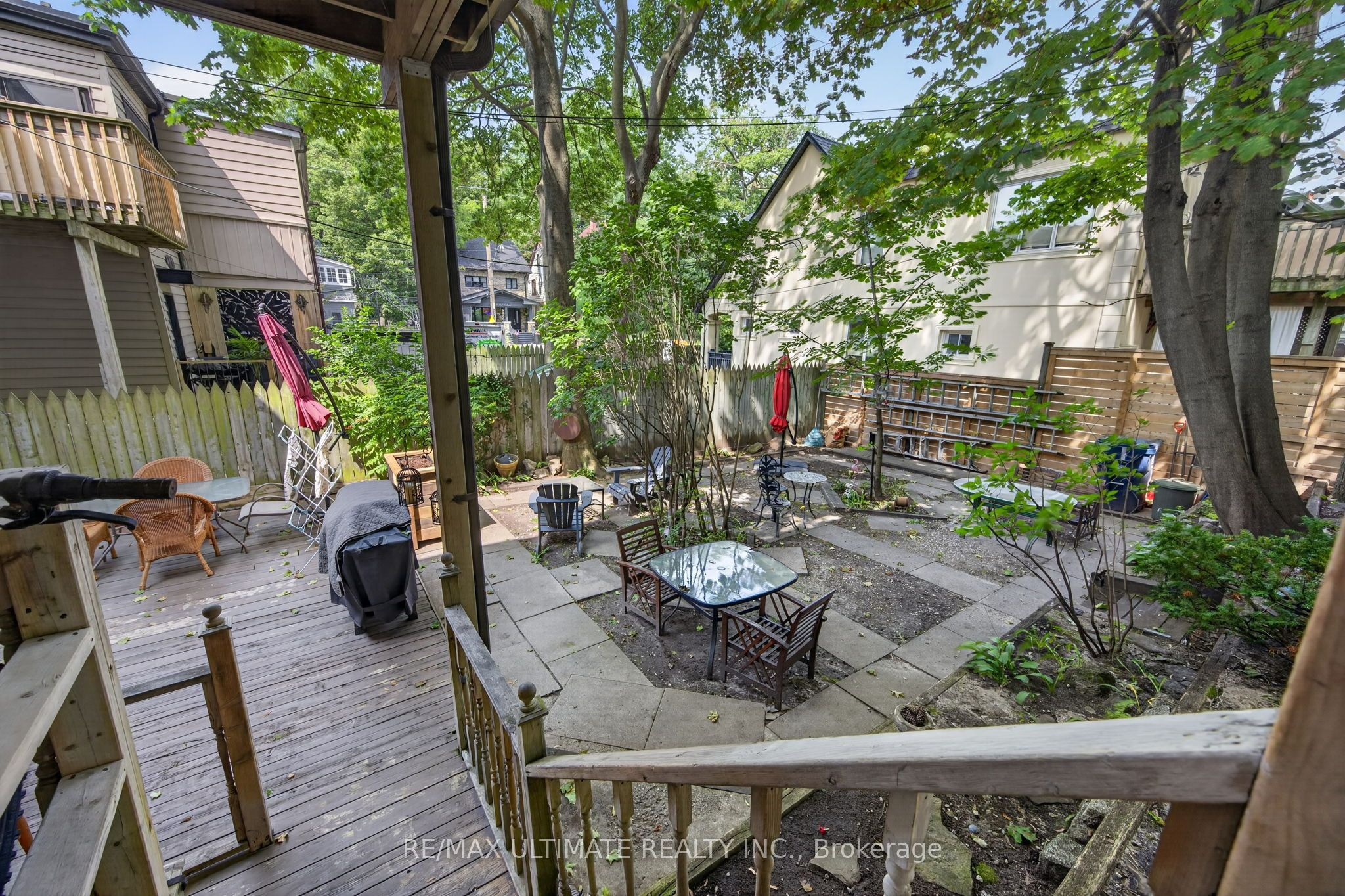2360 Queen Street E 3 Property Photo 18