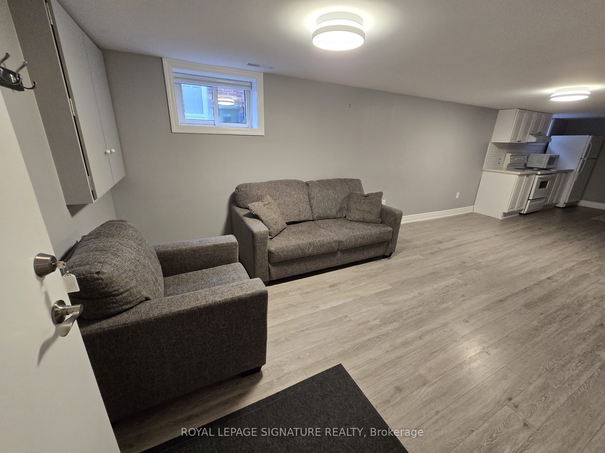 141 Phillip Avenue Lower Property Photo 6