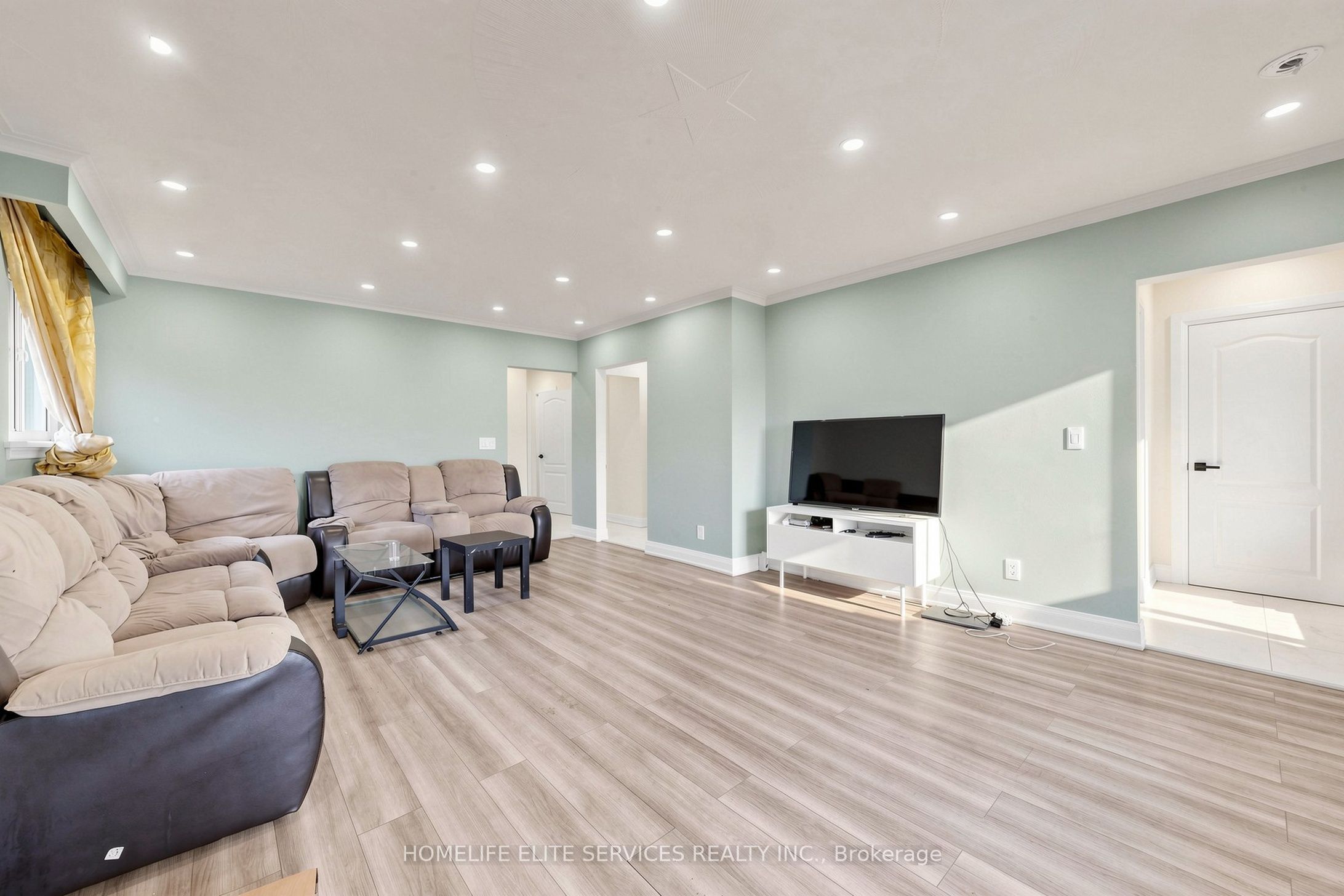 76 Gooderham Drive Property Photo 7