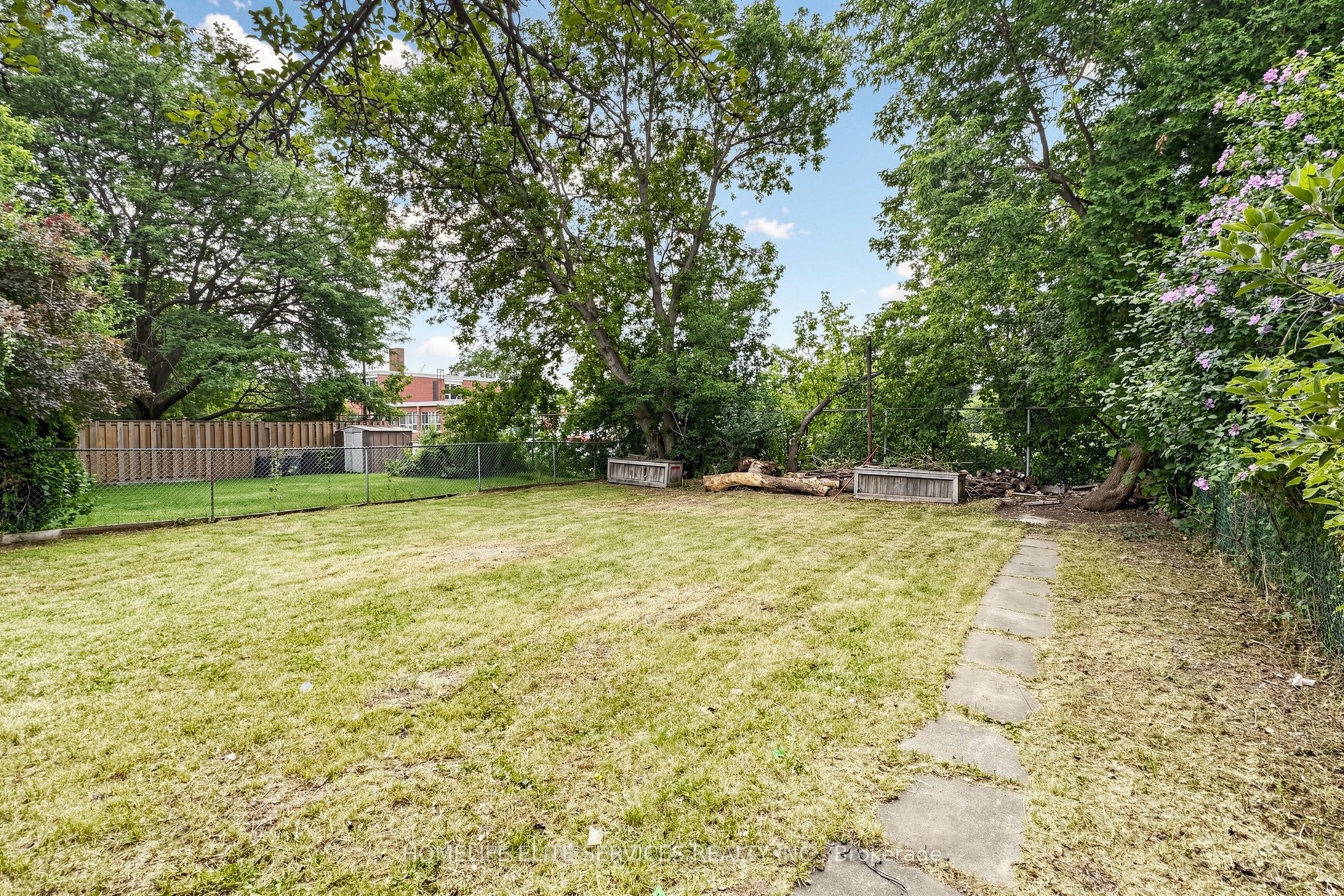 76 Gooderham Drive Property Photo 49