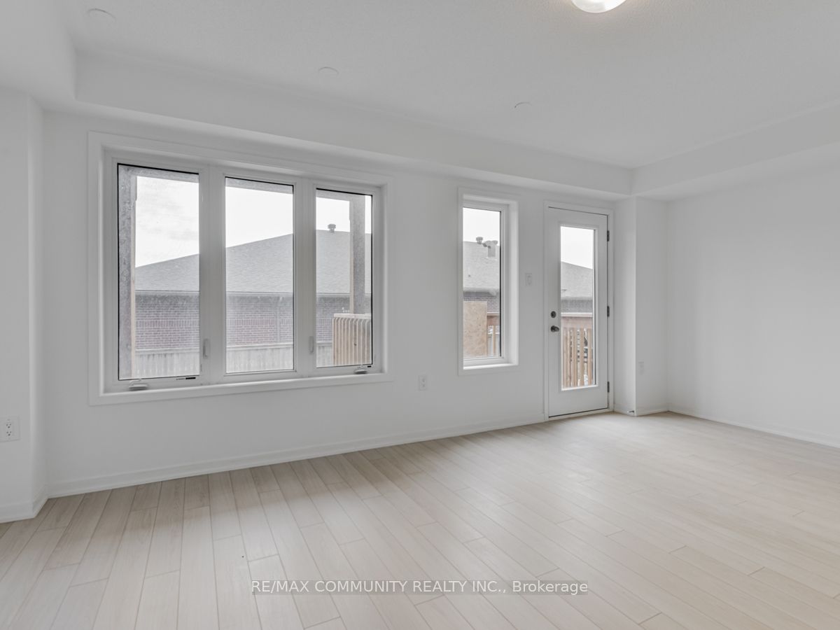 799 Heathrow Path Property Photo 38
