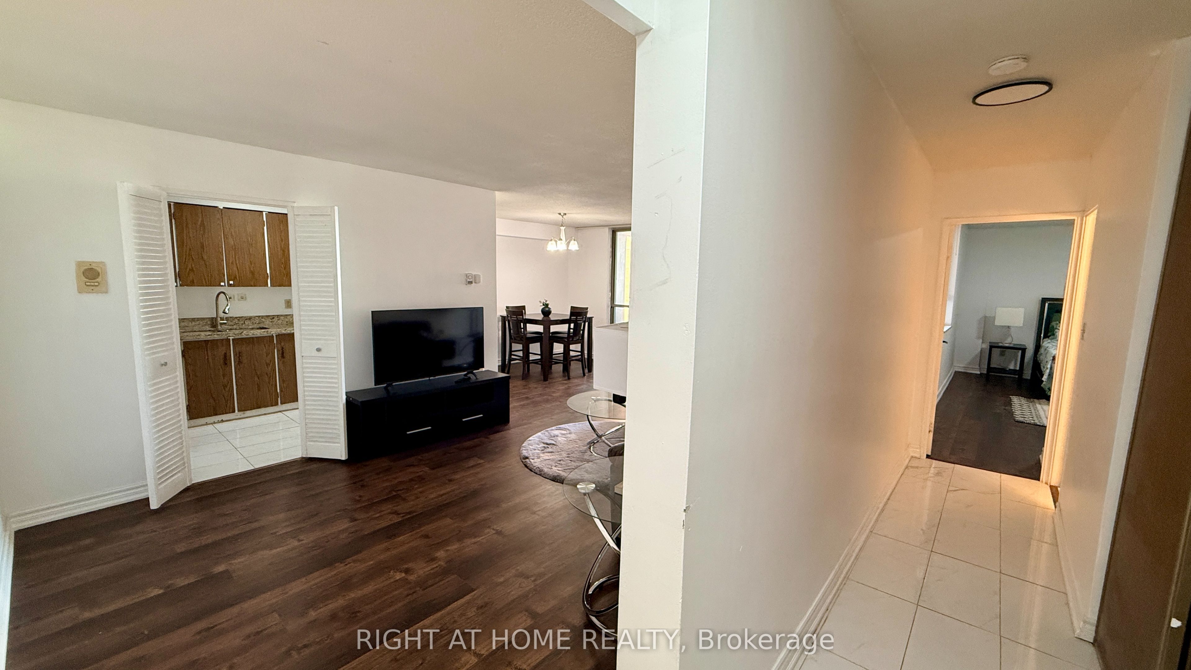 1 Massey Square 2819 Property Photo 3