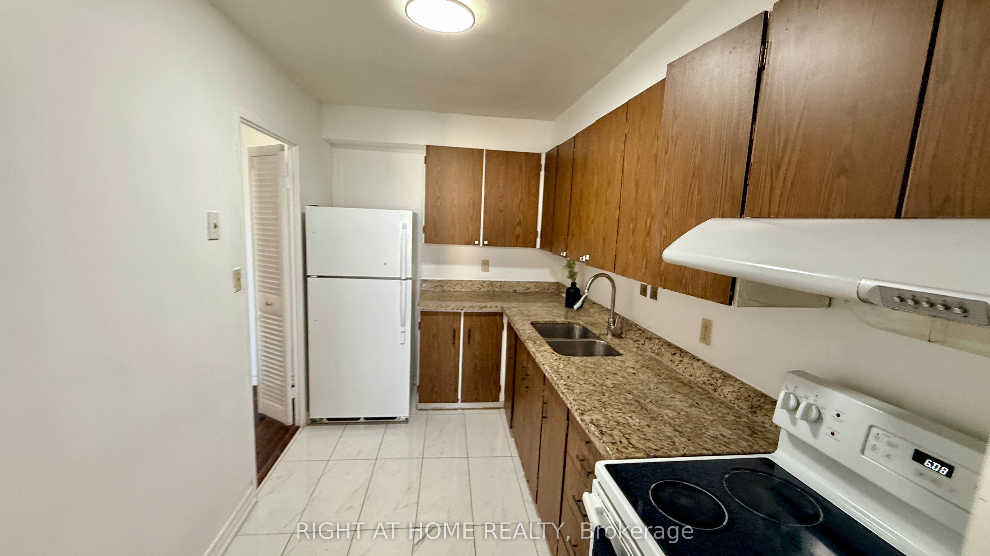 1 Massey Square 2819 Property Photo 8