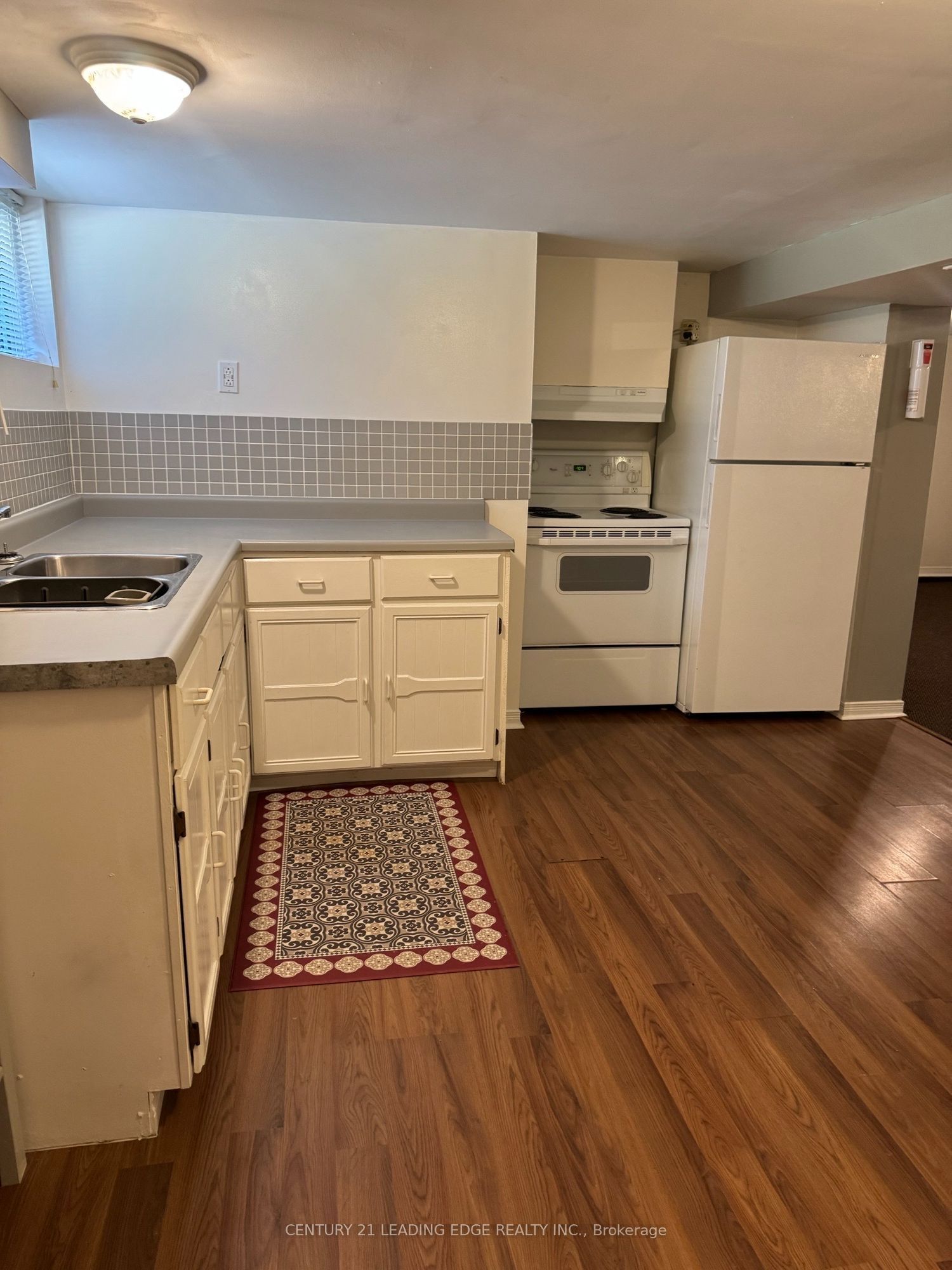 293 Oshawa Boulevard N Property Photo 6