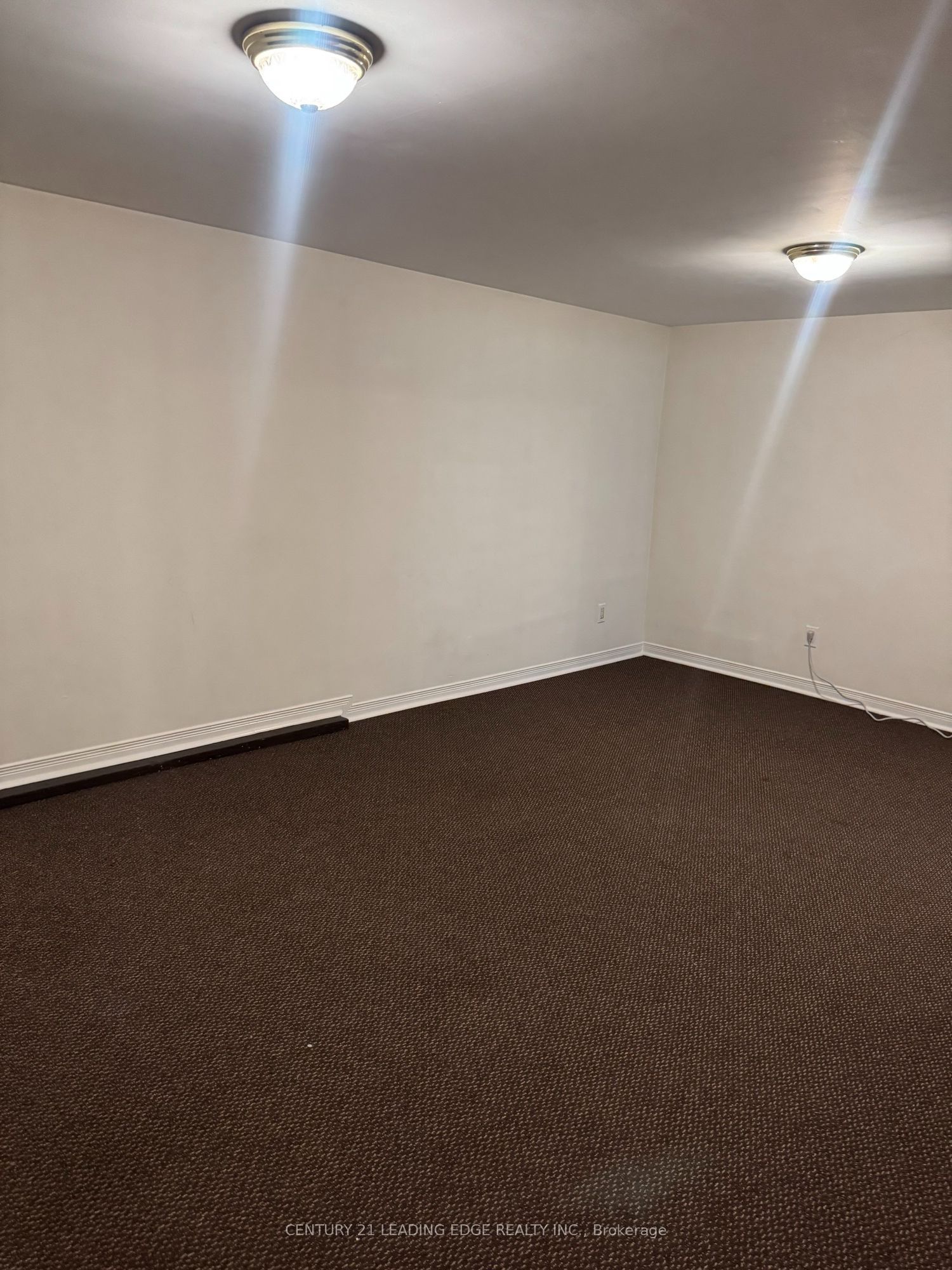 293 Oshawa Boulevard N Property Photo 8