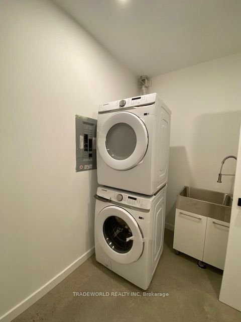 862 Pape Avenue 3 Property Photo 11