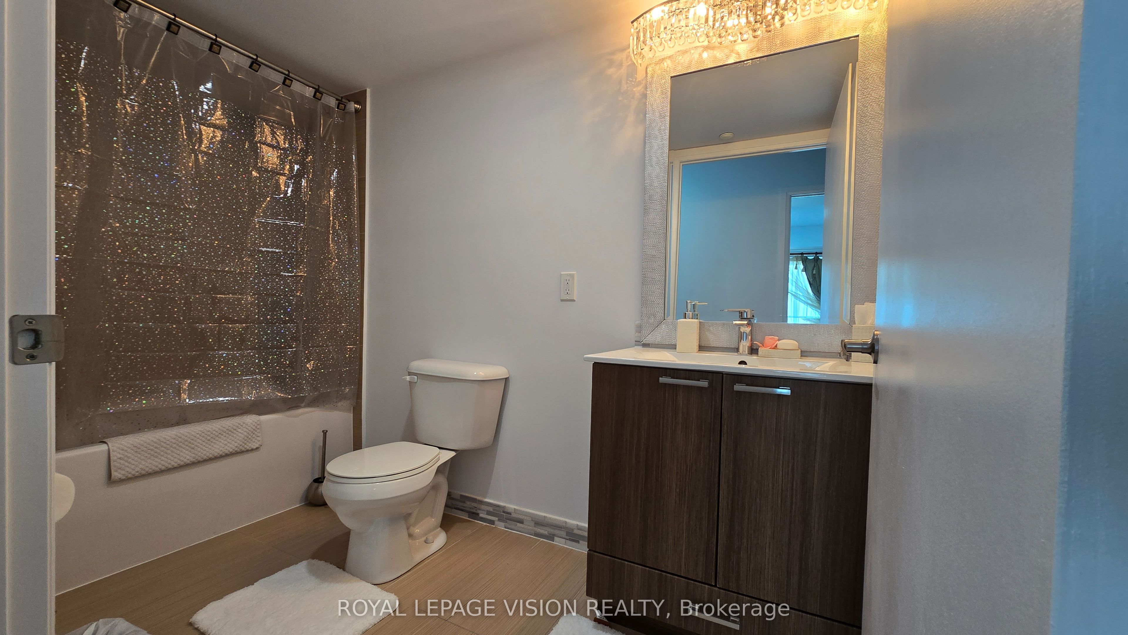 2150 Lawrence Avenue E 1812 Property Photo 4