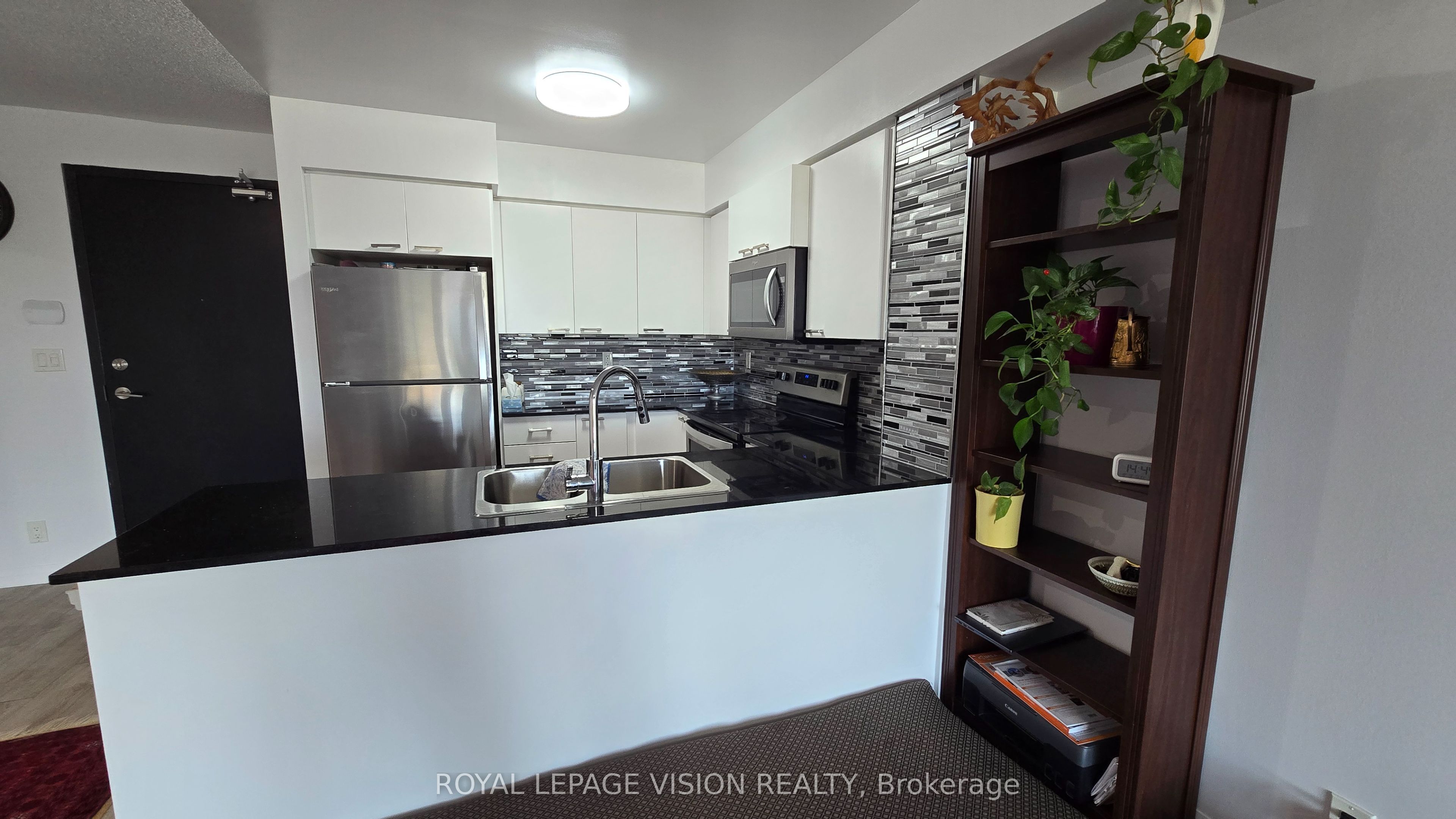 2150 Lawrence Avenue E 1812 Property Photo 14