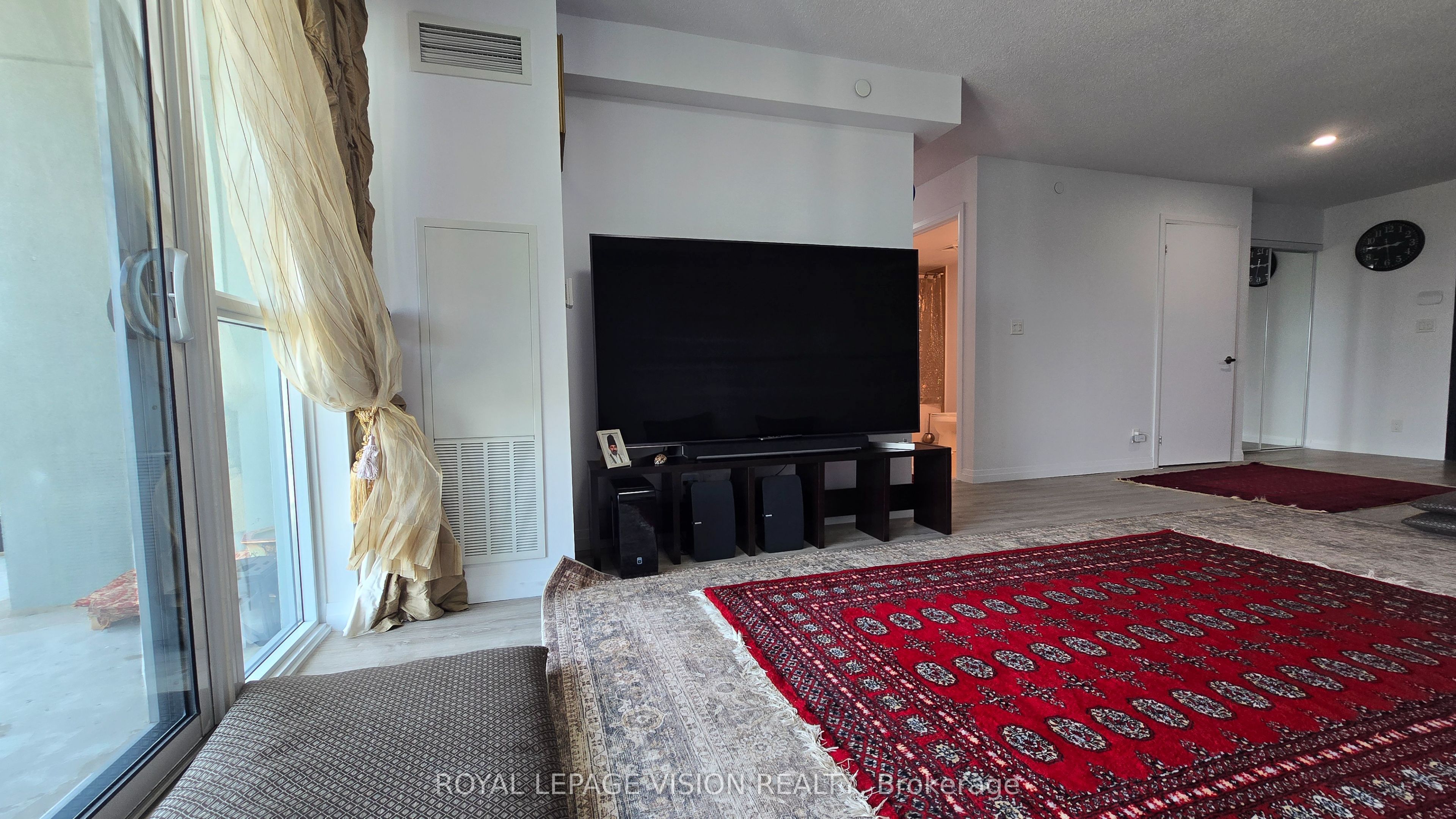 2150 Lawrence Avenue E 1812 Property Photo 17