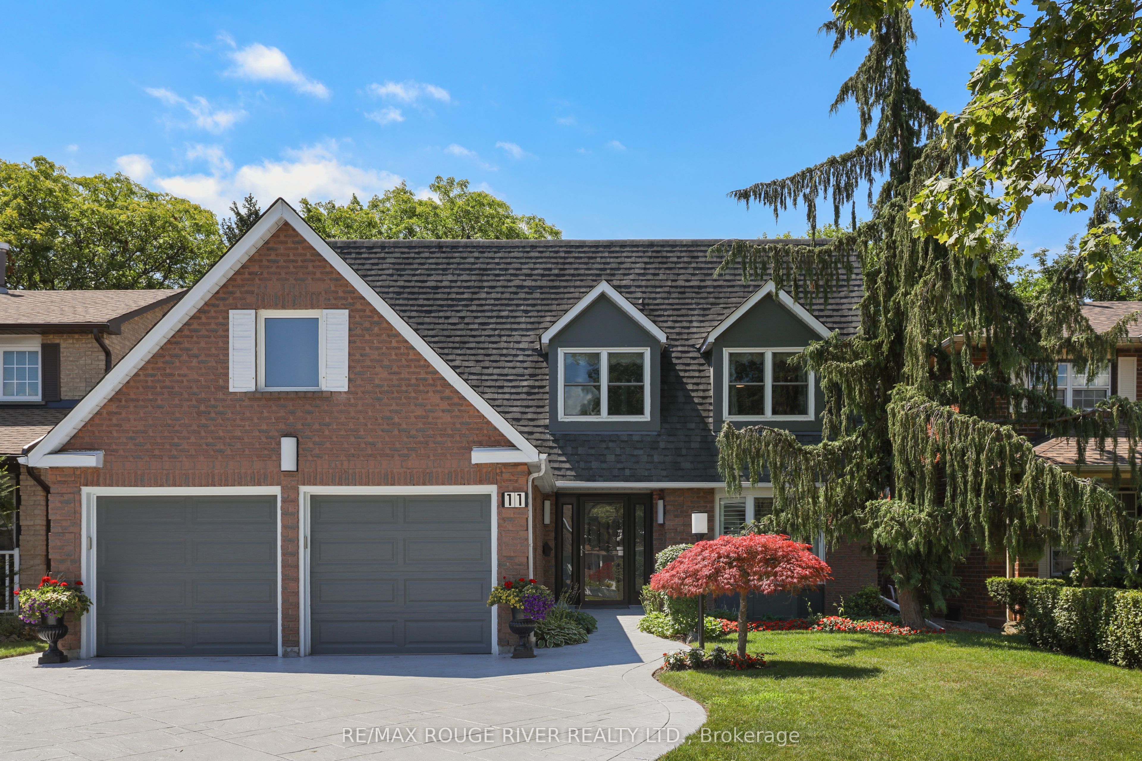 11 Canmore Boulevard Property Photo 1