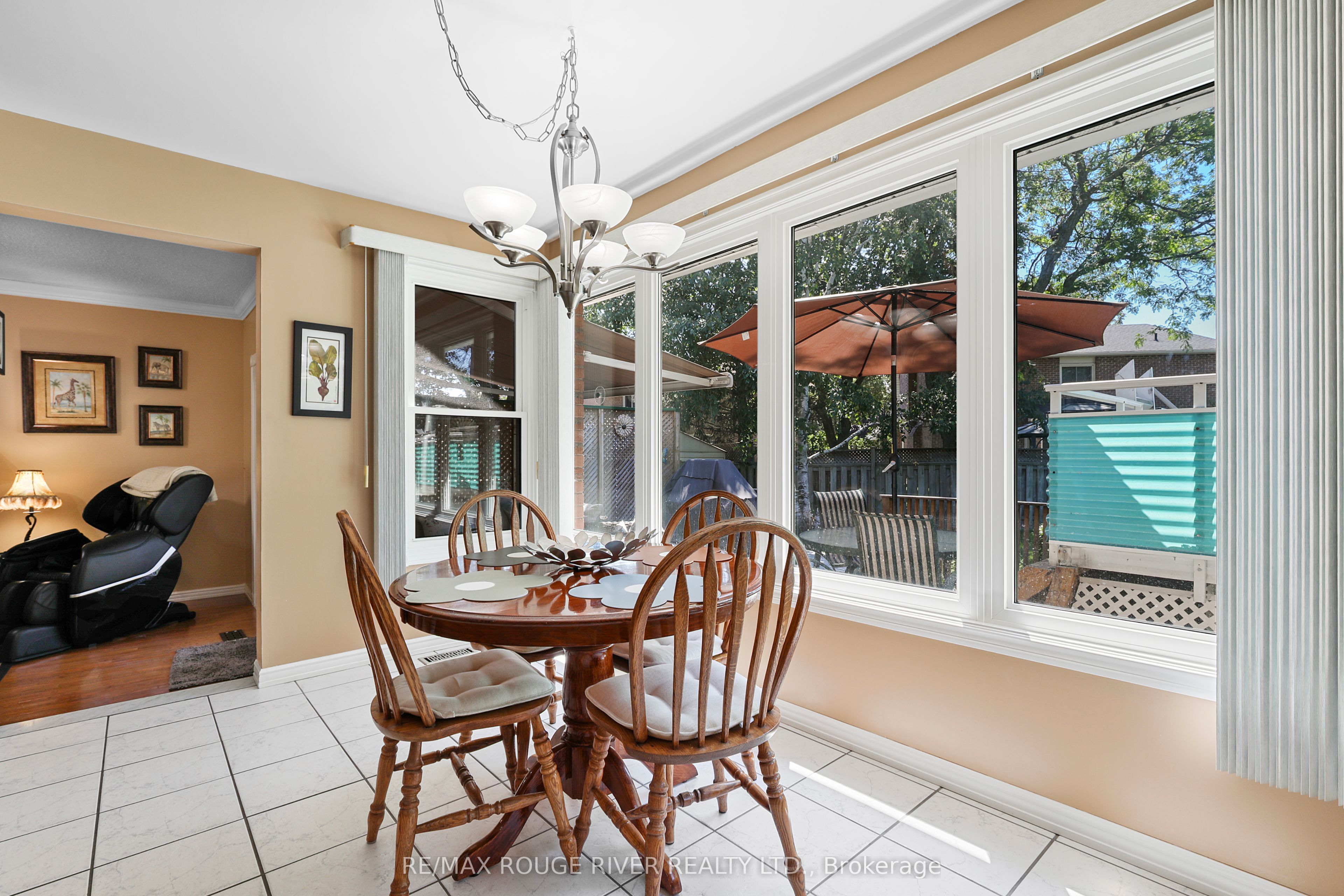 11 Canmore Boulevard Property Photo 8