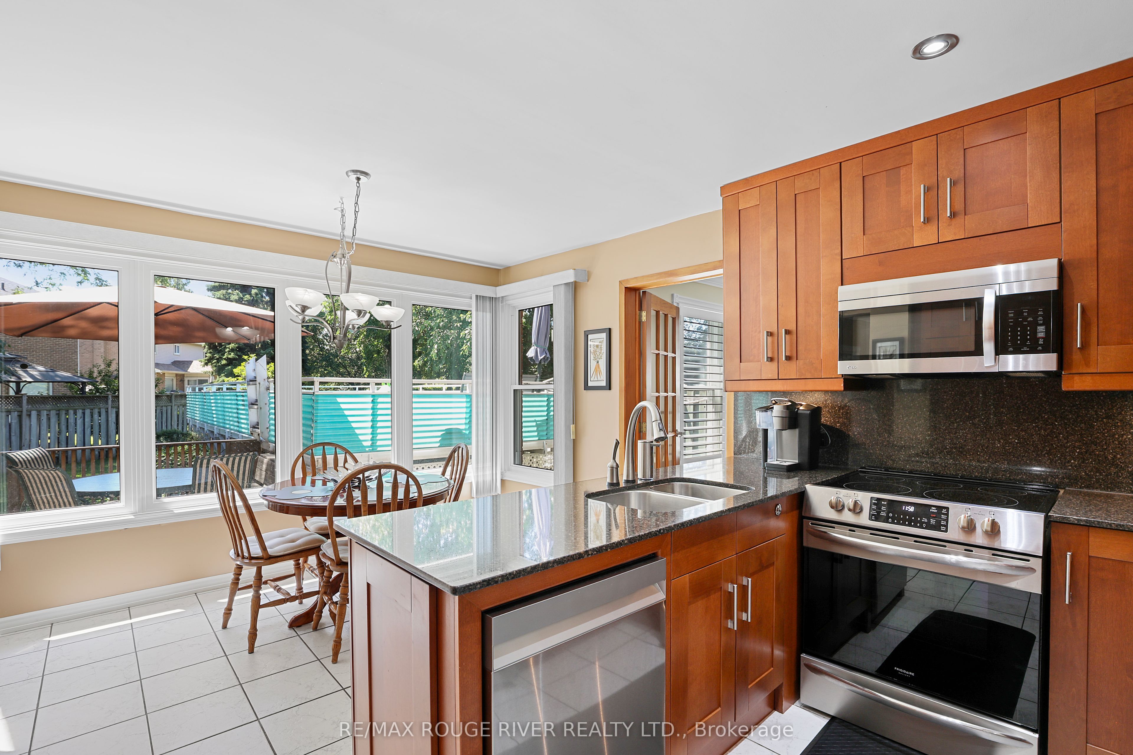 11 Canmore Boulevard Property Photo 10