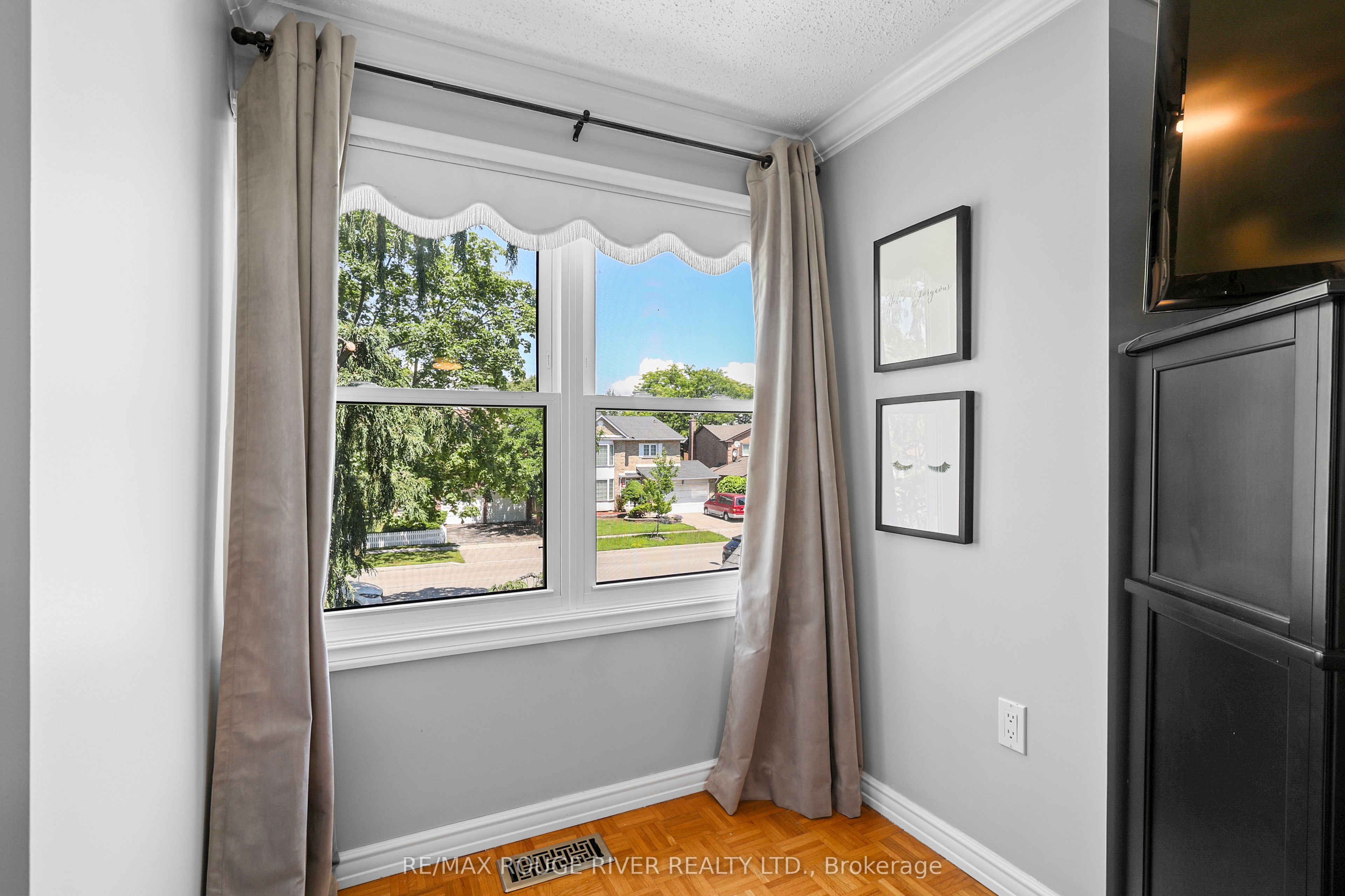11 Canmore Boulevard Property Photo 27