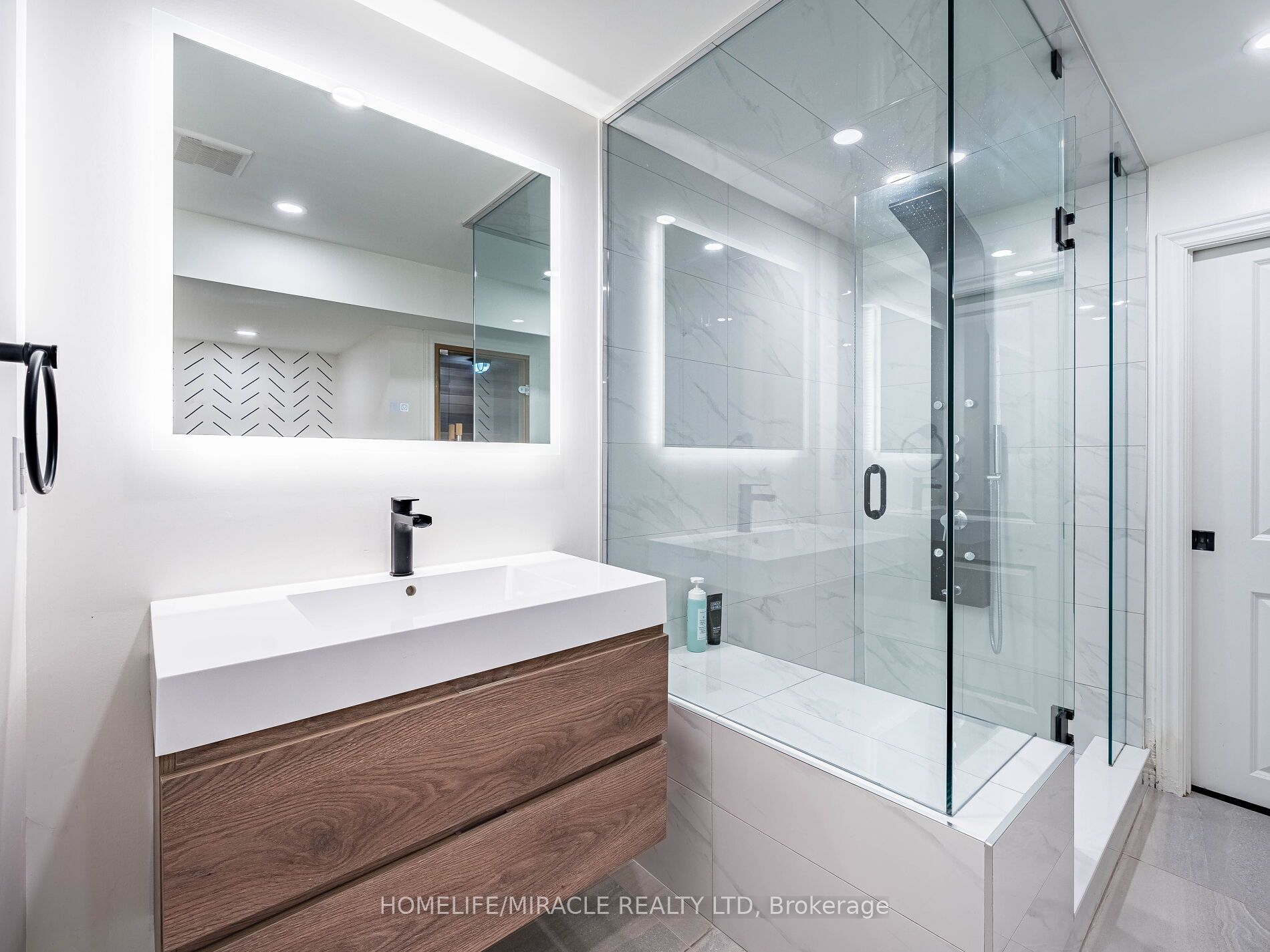 7 Chapais Crescent Property Photo 18
